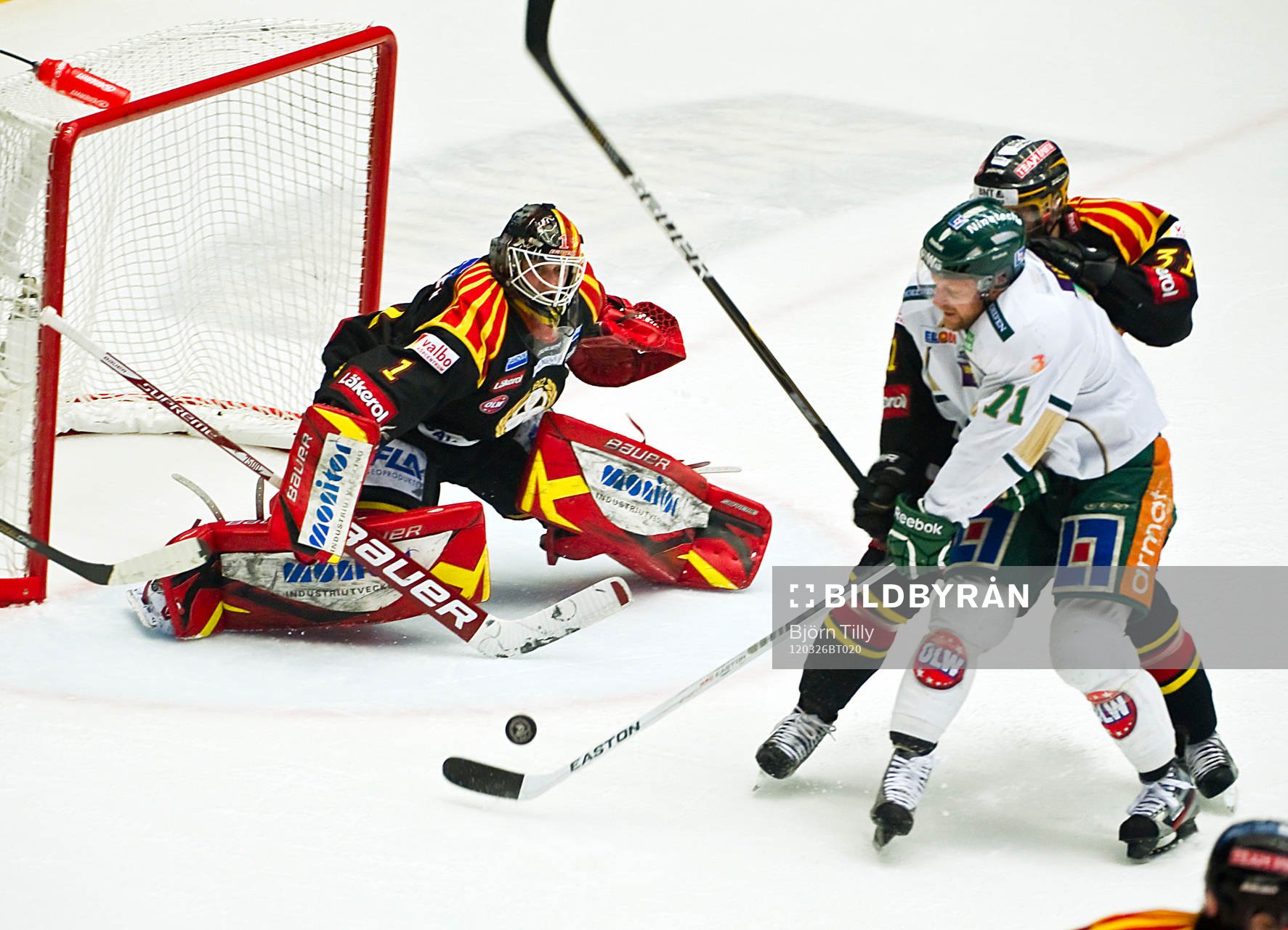 Niklas Svedberg, målvakt, Brynäs och Christian Berglund,