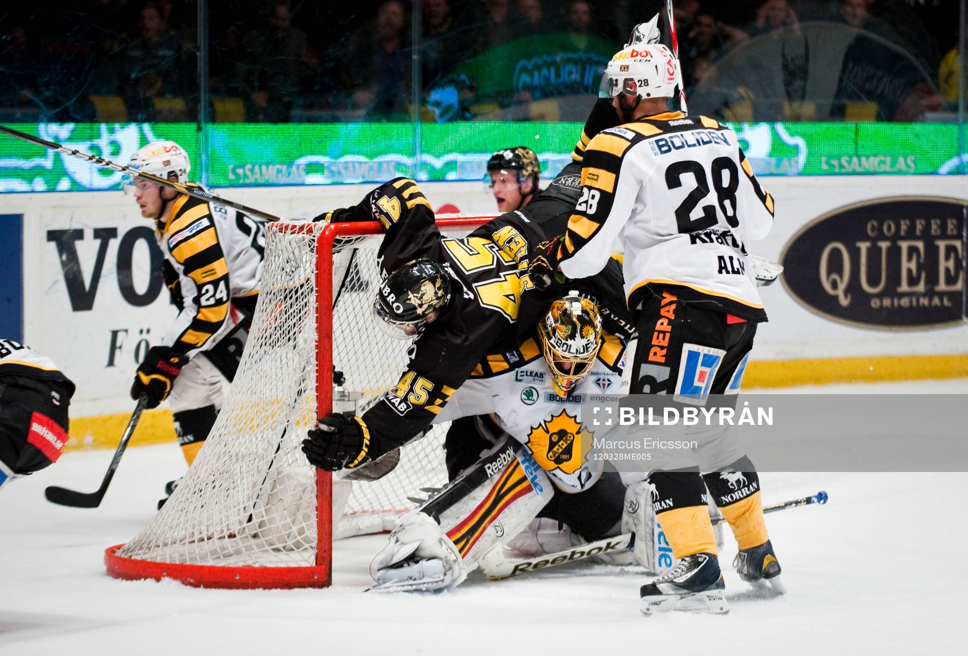 Oscar Steen, AIK flyger över Joacim Eriksson, målvakt