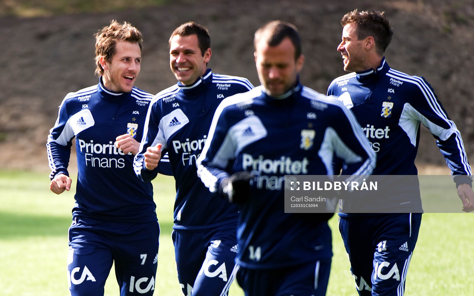 Tobias Hysén, pratar med Stefan Selakovic, och Pontus