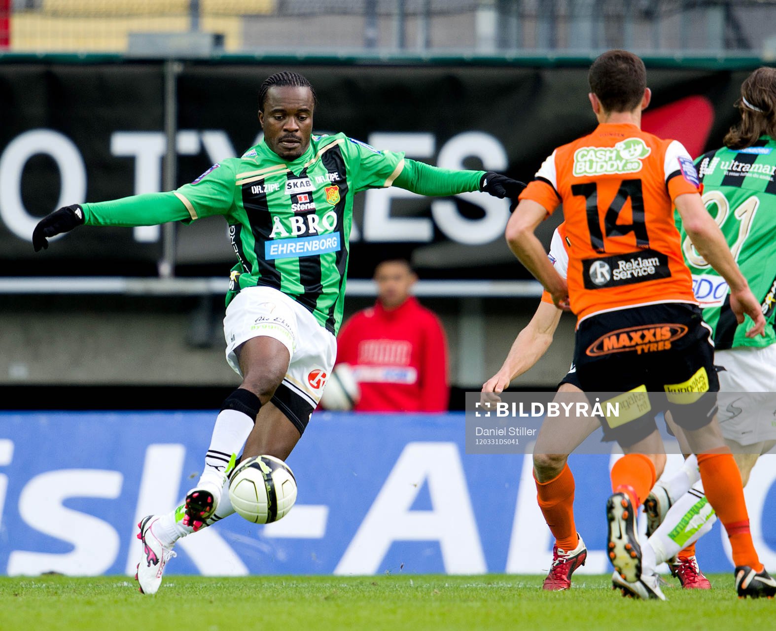 Peter Ijeh, Gais