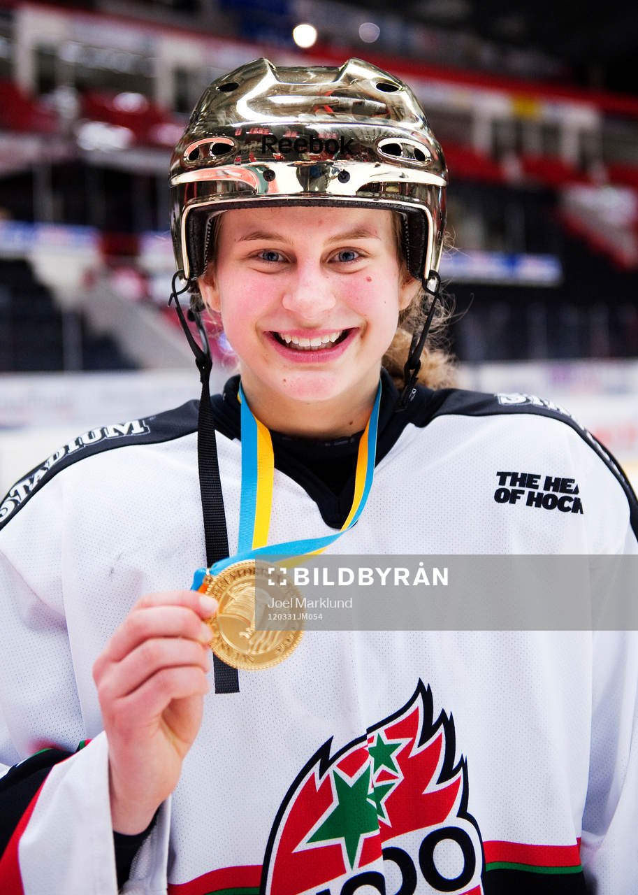 Victoria Samuelsson, Modo, med sin guldmedalj. Svenska