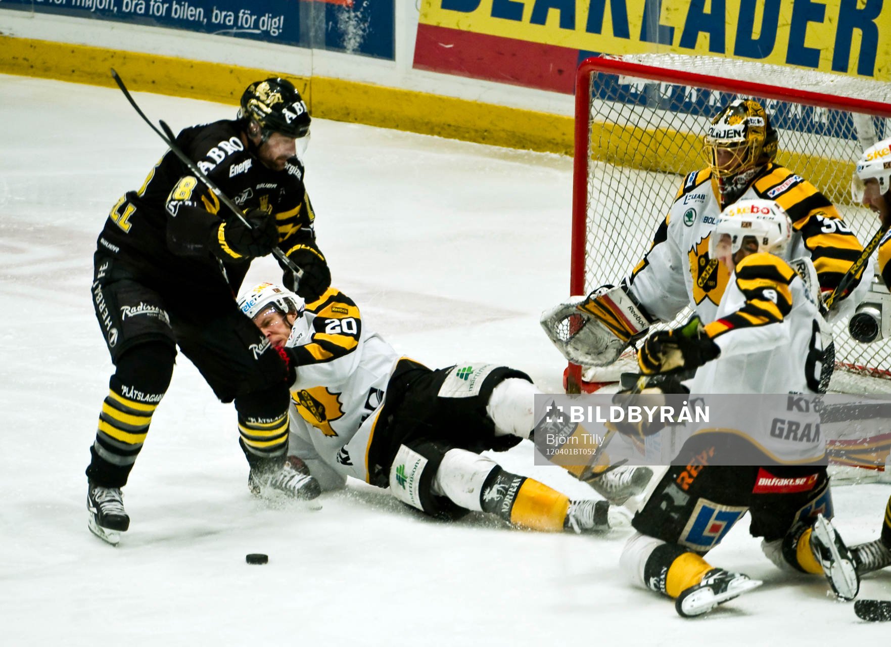 Kent McDonell, AIK på väg att göra 3-1och Erik Forssell,