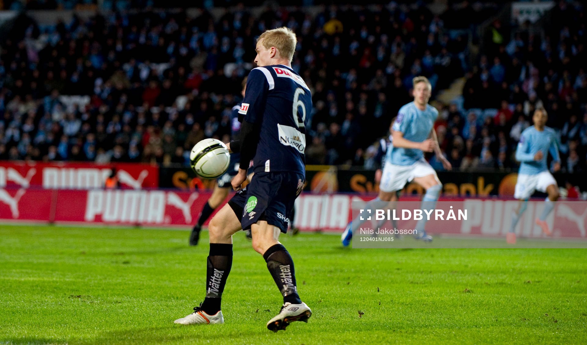 Pär Asp, Gefle, får bollen på handen och Malmö FF vill