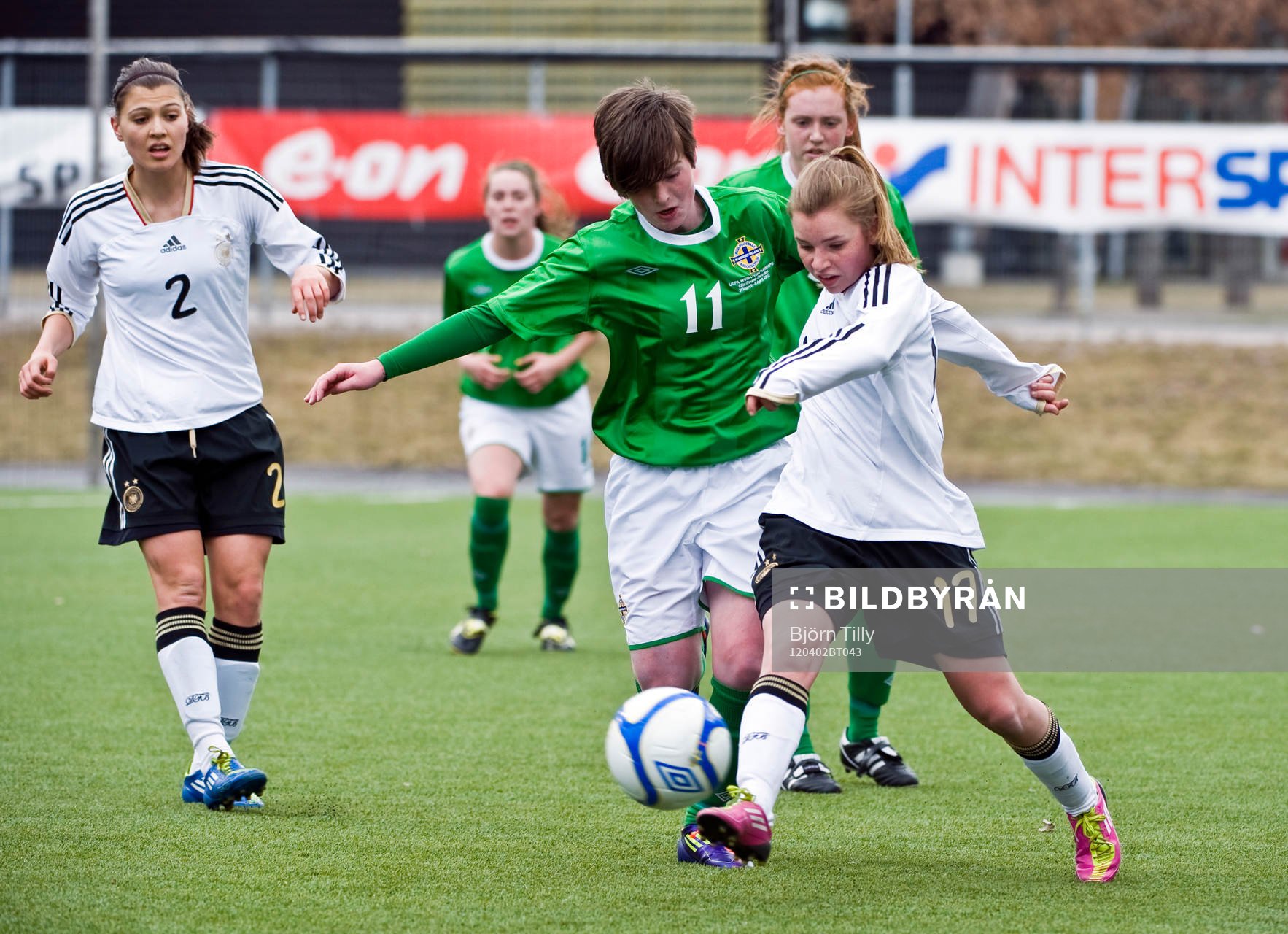 Kristy McGuinness, Nordirland och Linda Dallmann, Tyskland
