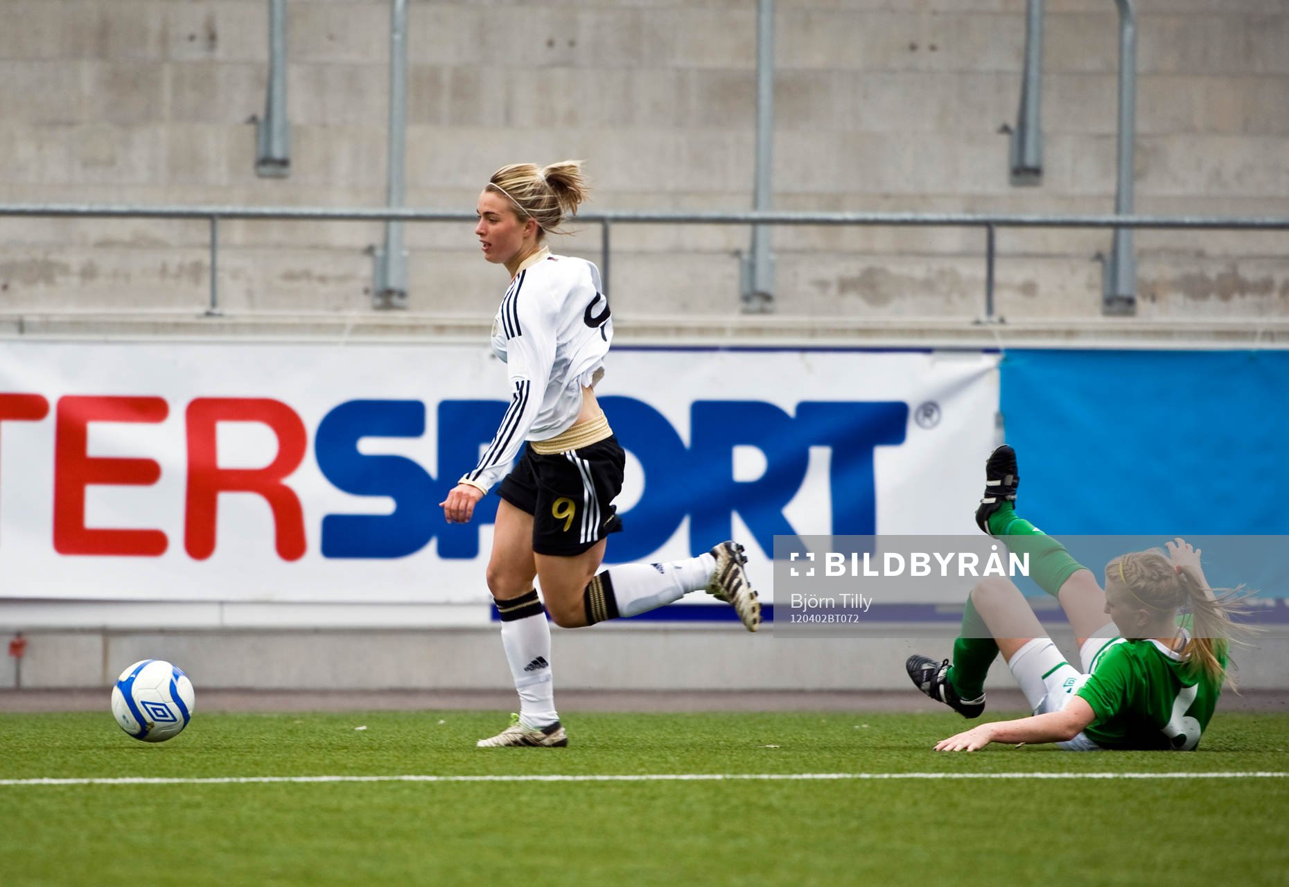 Sandra Starke, Tyskland och Nicole Connolly, Nord Irland