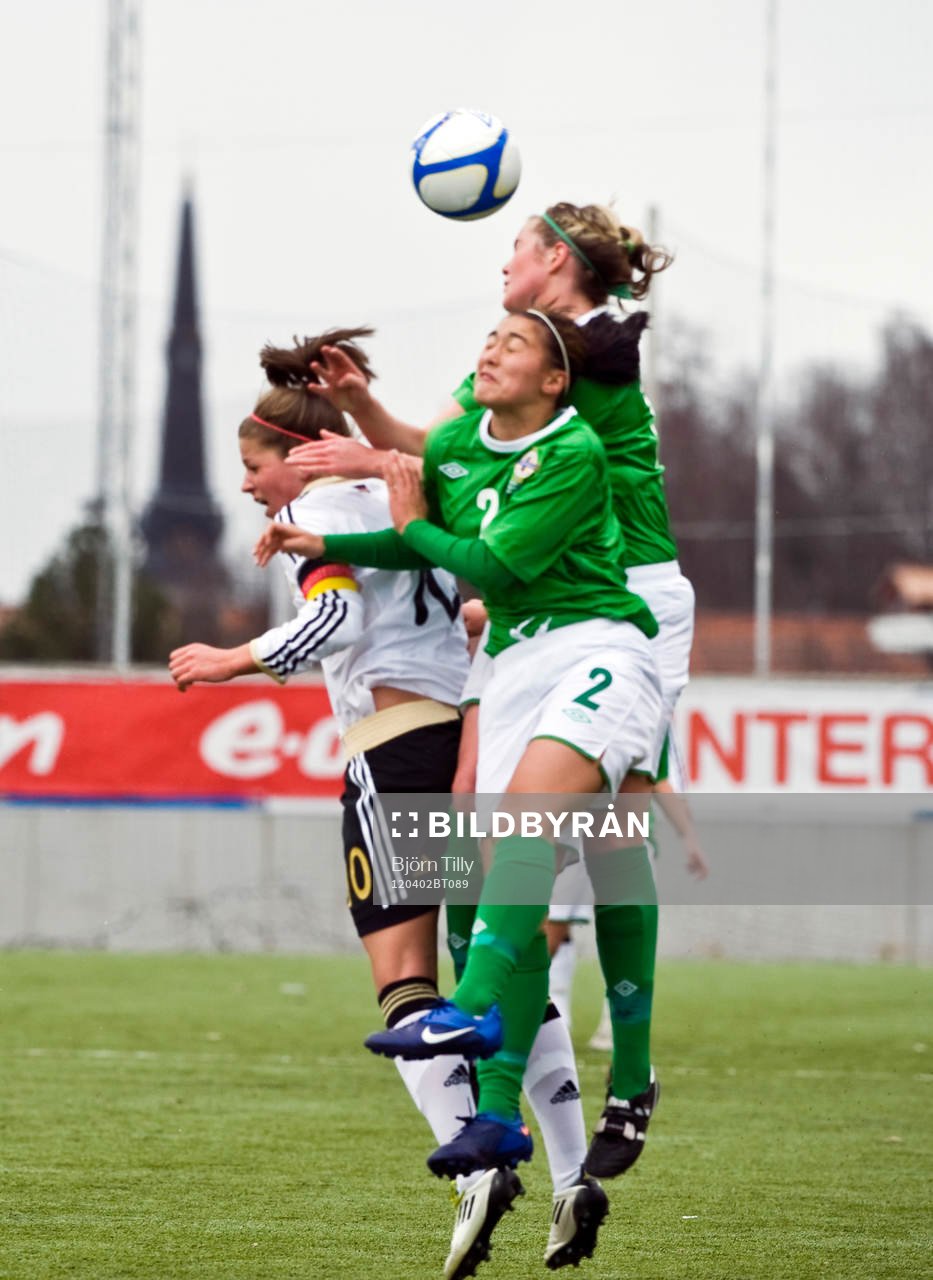 Melanie Leupolz, Tyskland och Alex Hurst, Nordirland