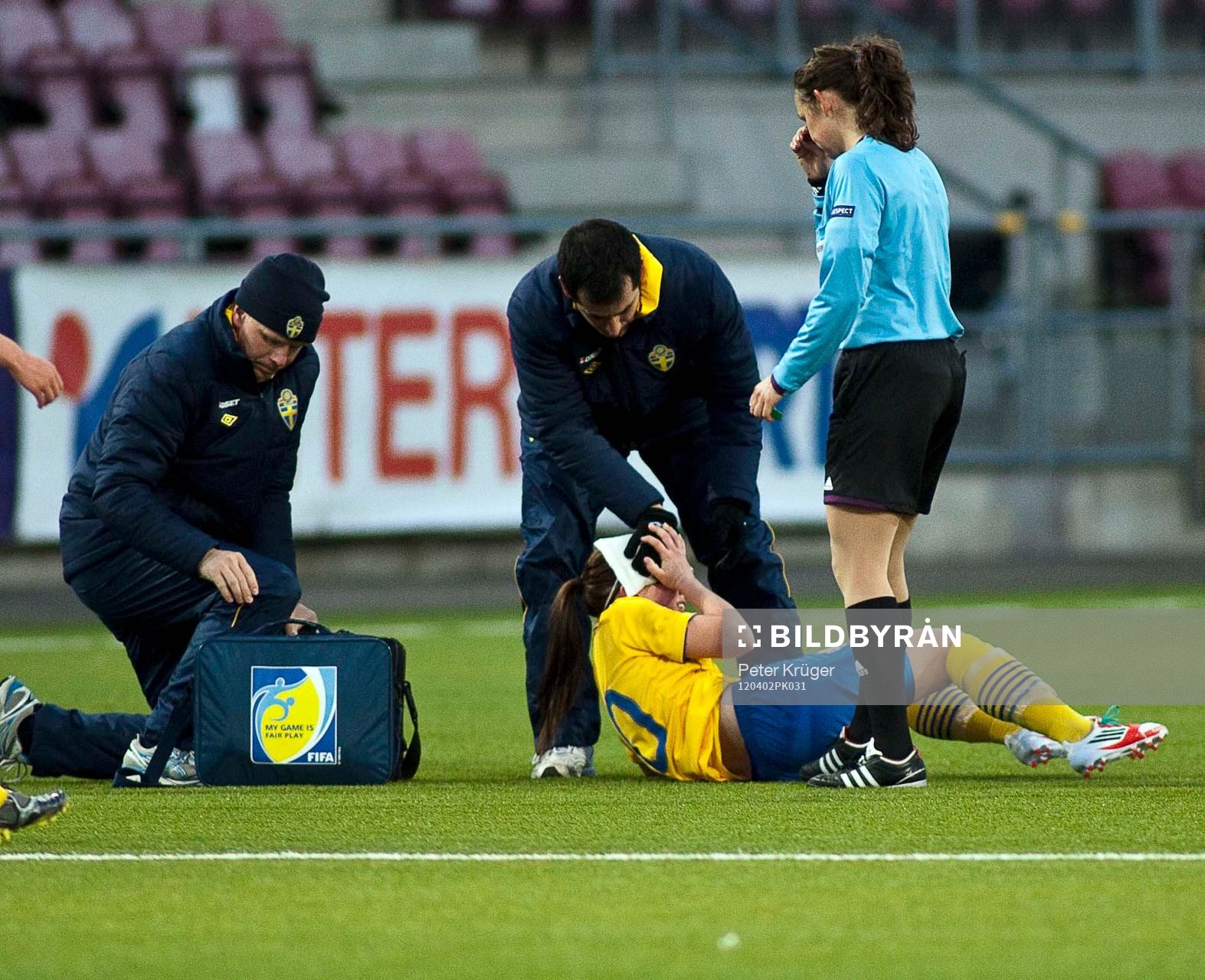 Elin Rubensson, Sverige, blev skadad