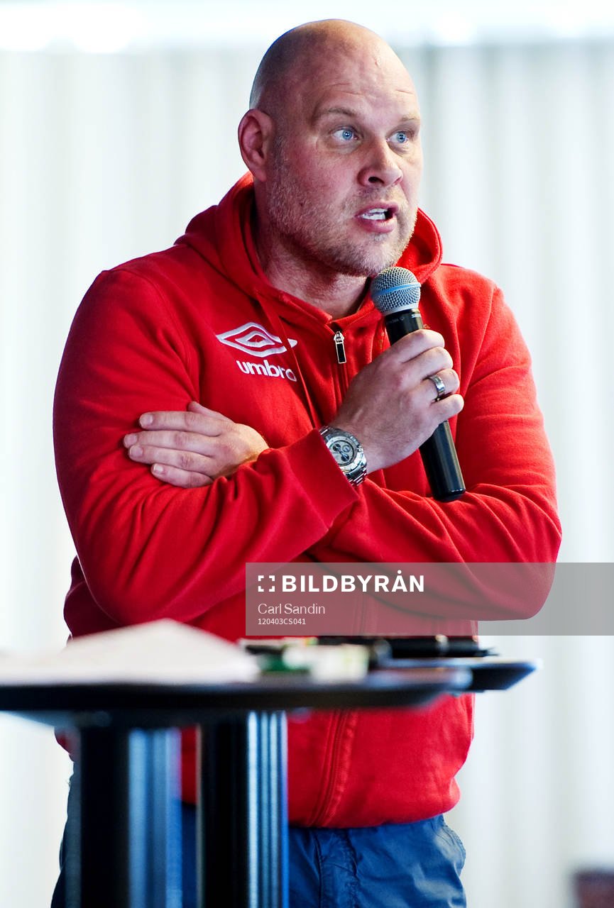 Patrik Eklöf, tränare, Djurgården, berättar att Jessica