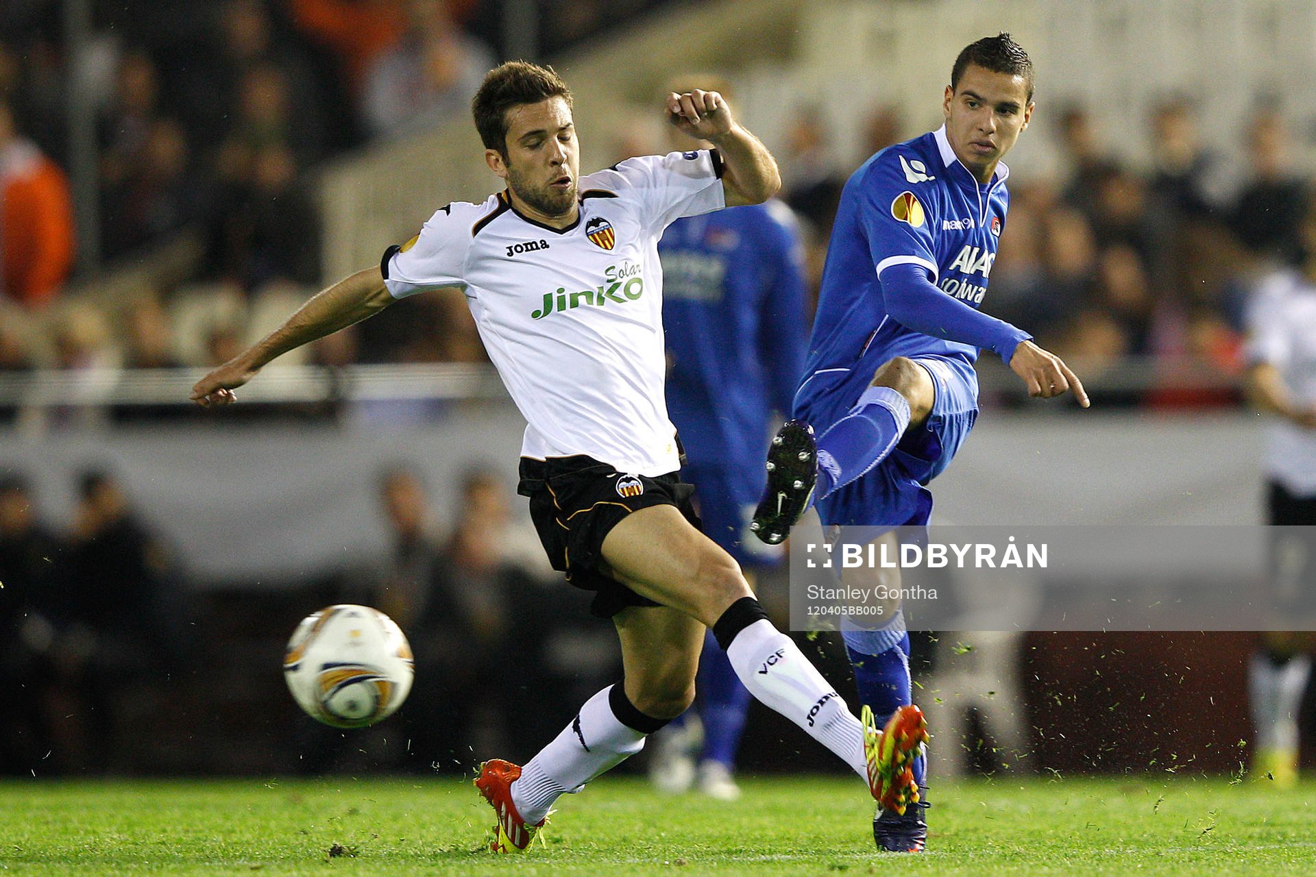 Jordi Alba,  Valencia  och Adam Maher, AZ