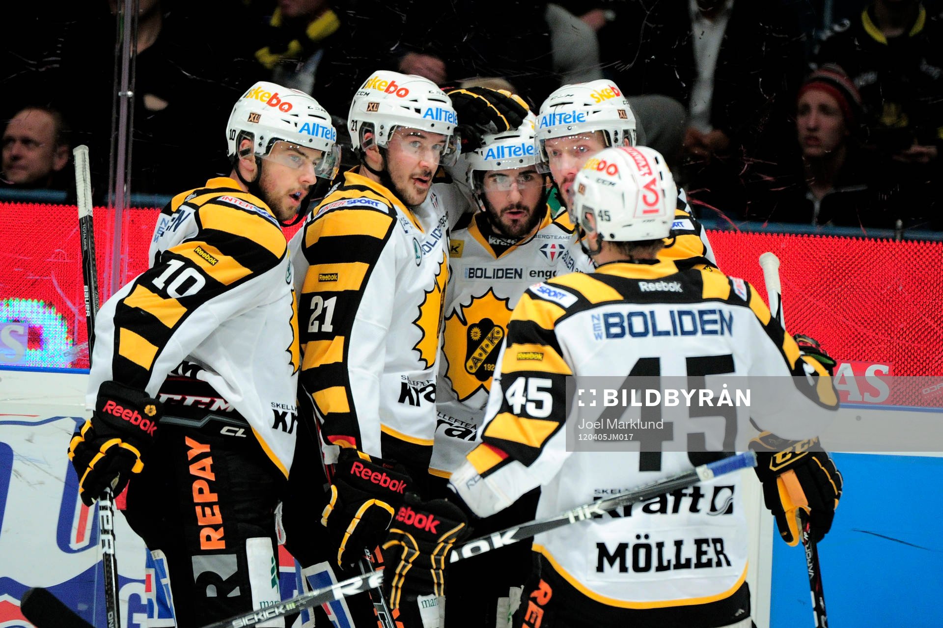 George Holloway, Skellefteå, reducerar till 2-1