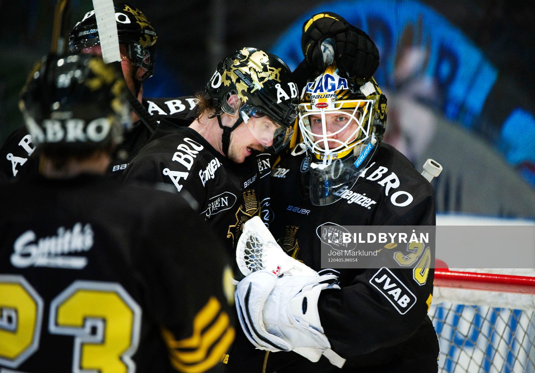 Stefan Johansson kramar om Viktor Fasth, målvakt, AIK
