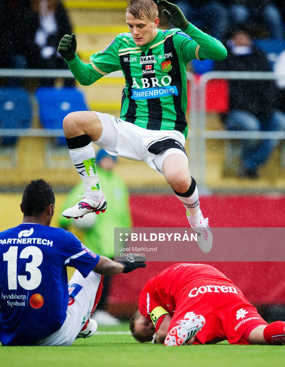 Jakob Olsson, GAIS, hoppar över Henrik Gustavsson,