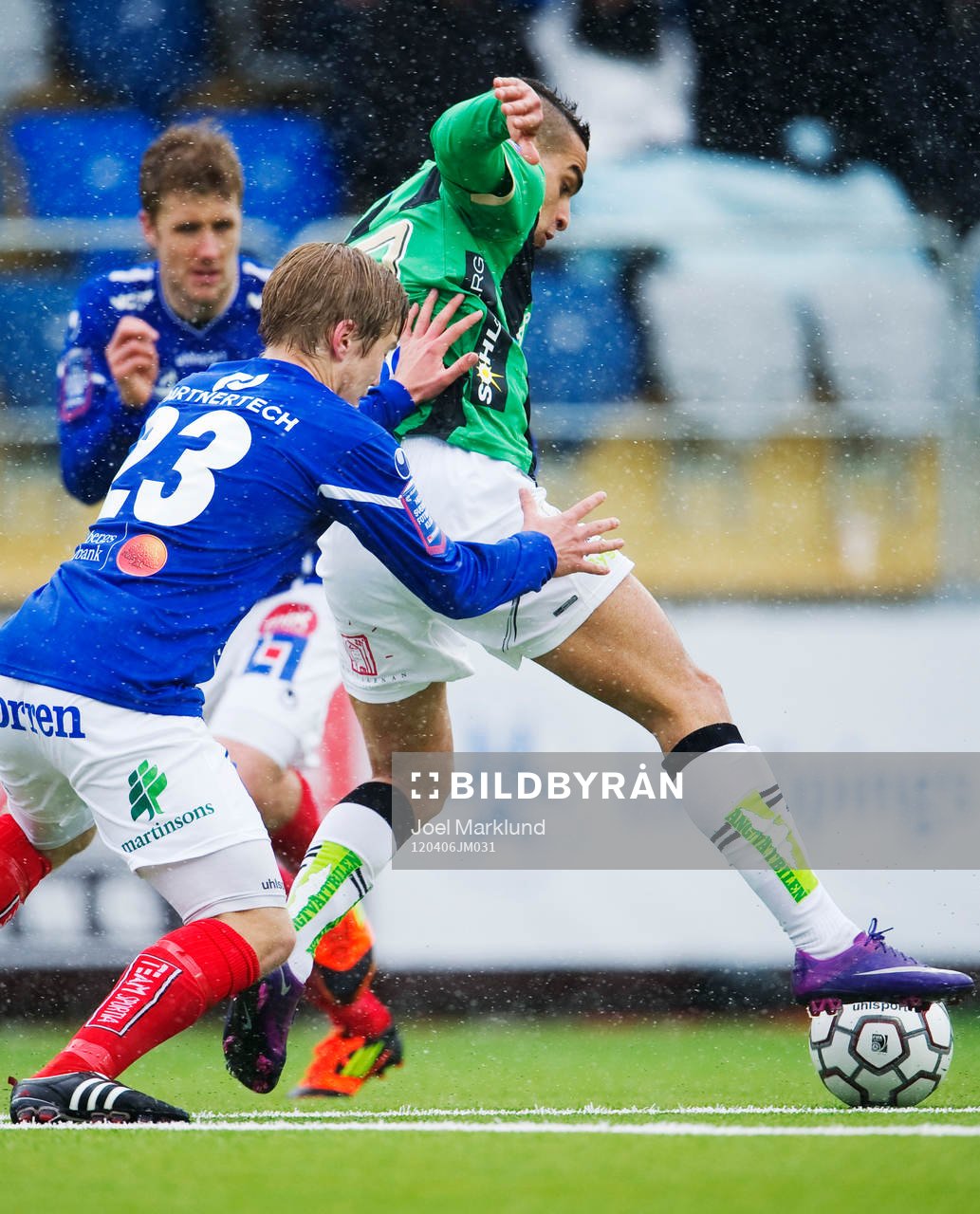 Anton Tinnerholm, Åtvidaberg, stoppar Mervan Celik, GAIS