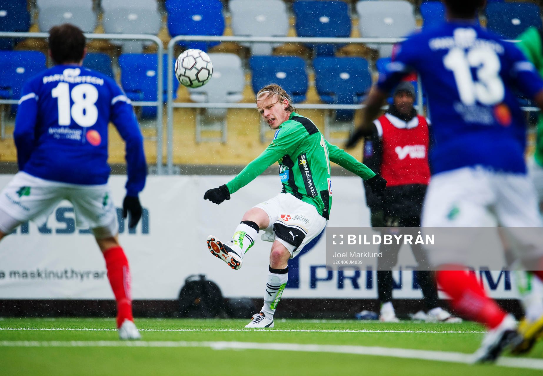 Jesper Florén, GAIS, slår ett inlägg