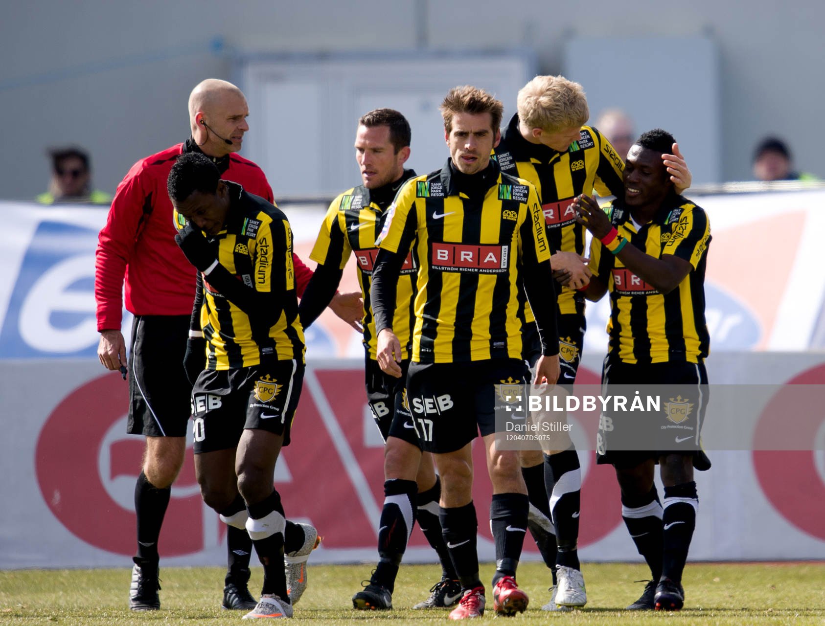 Abdul Majeed Waris, Häcken, rundar Johan Dahlin, målvakt,