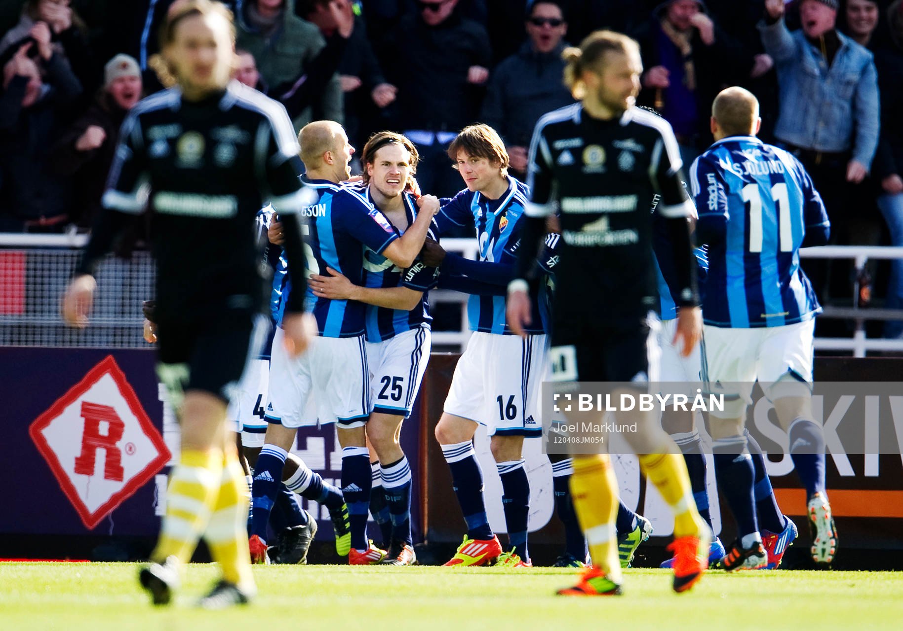 Sebastian Rajalakso, Djurgården, kramas om