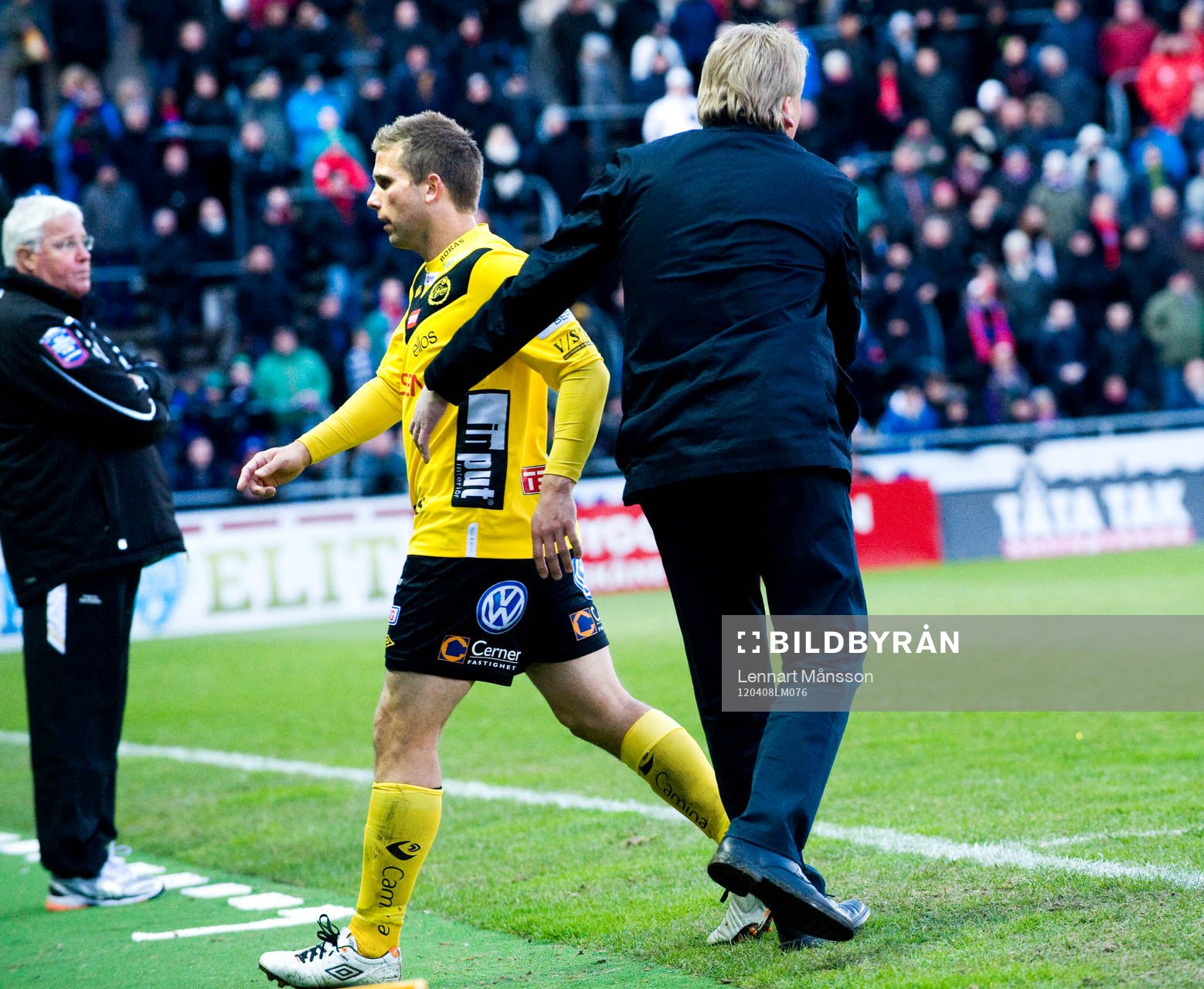 Utvisning, Anders Svensson, Elfsborg, tröstas av Jörgen