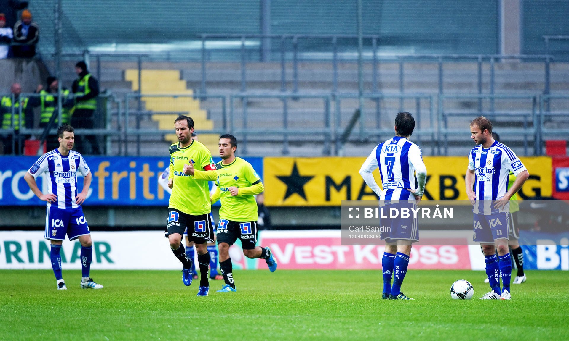 Göteborg står och väntar på att sparka igång matchen