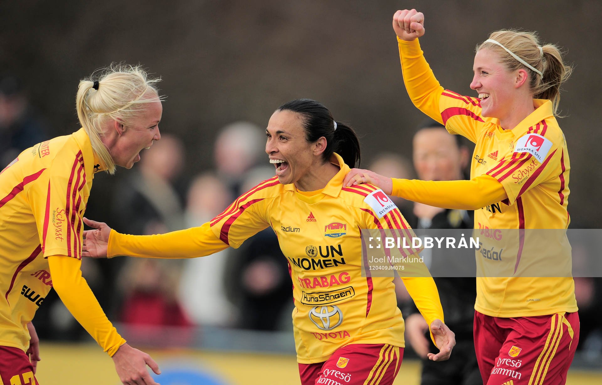 Caroline Seger och Marta, Tyresö (jubel)