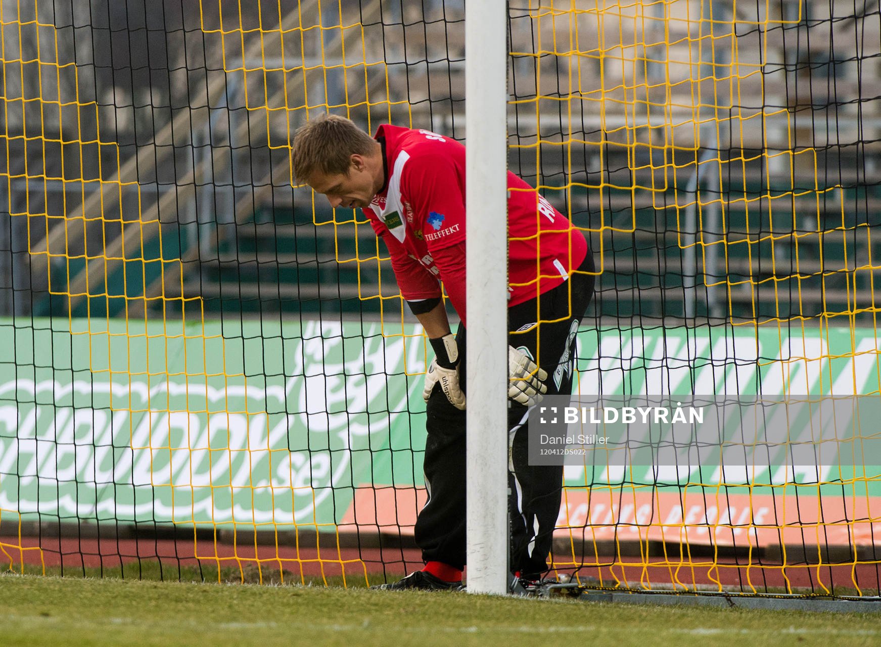 Mattias Asper, målvakt Mjällby, deppar