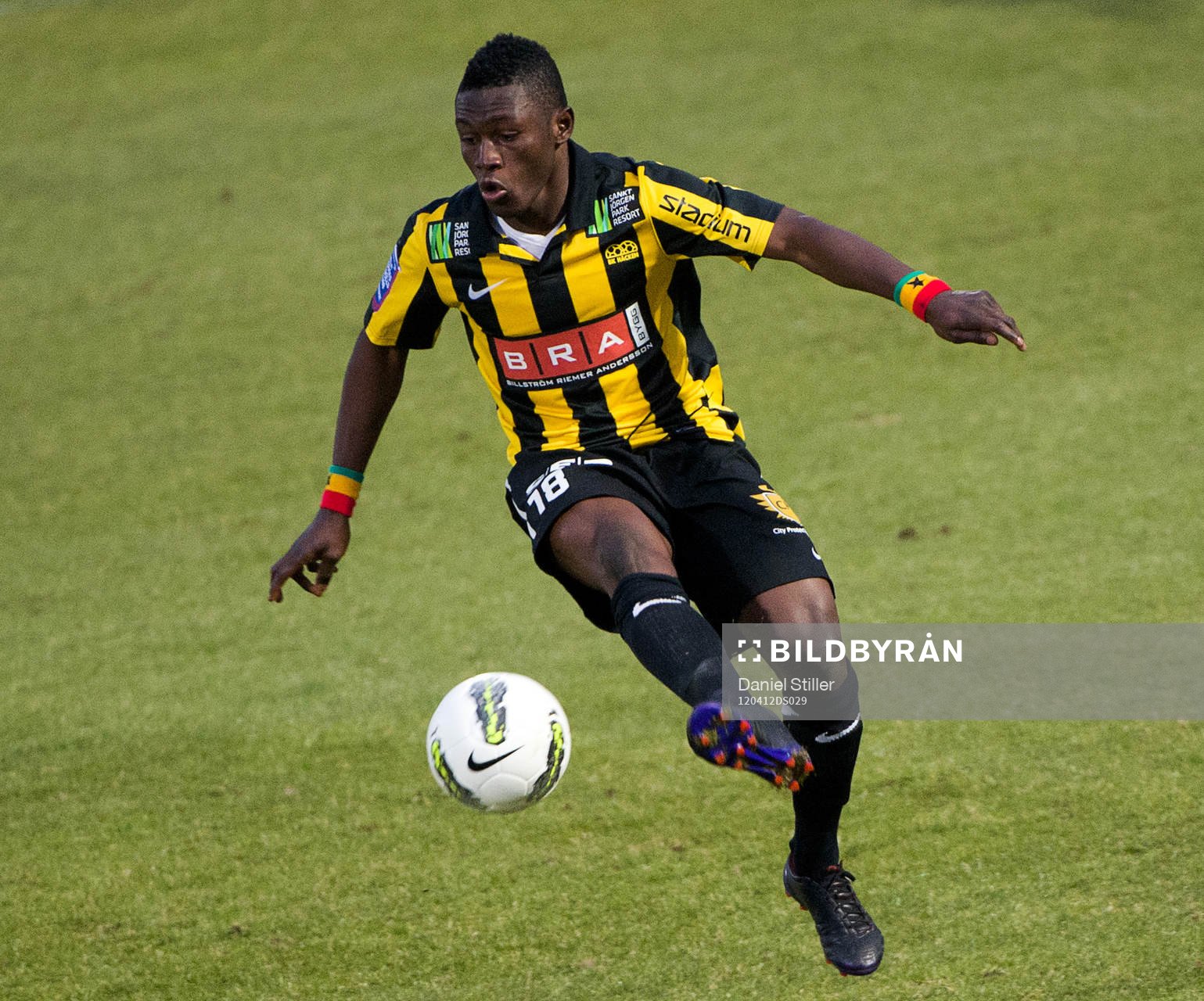 Abdul Majeed Waris, Häcken