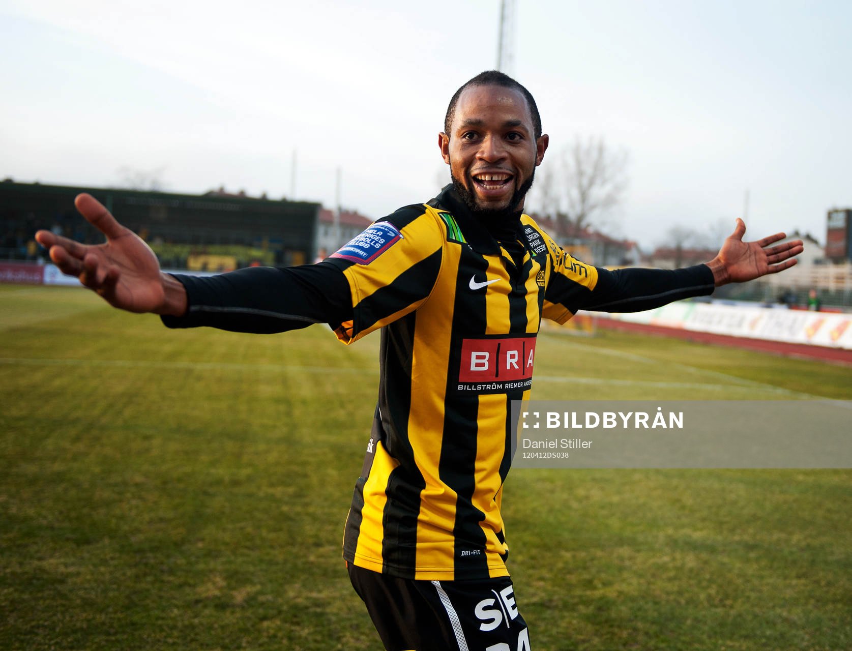 René Makondele, Häcken, gör 1-0, jubel
