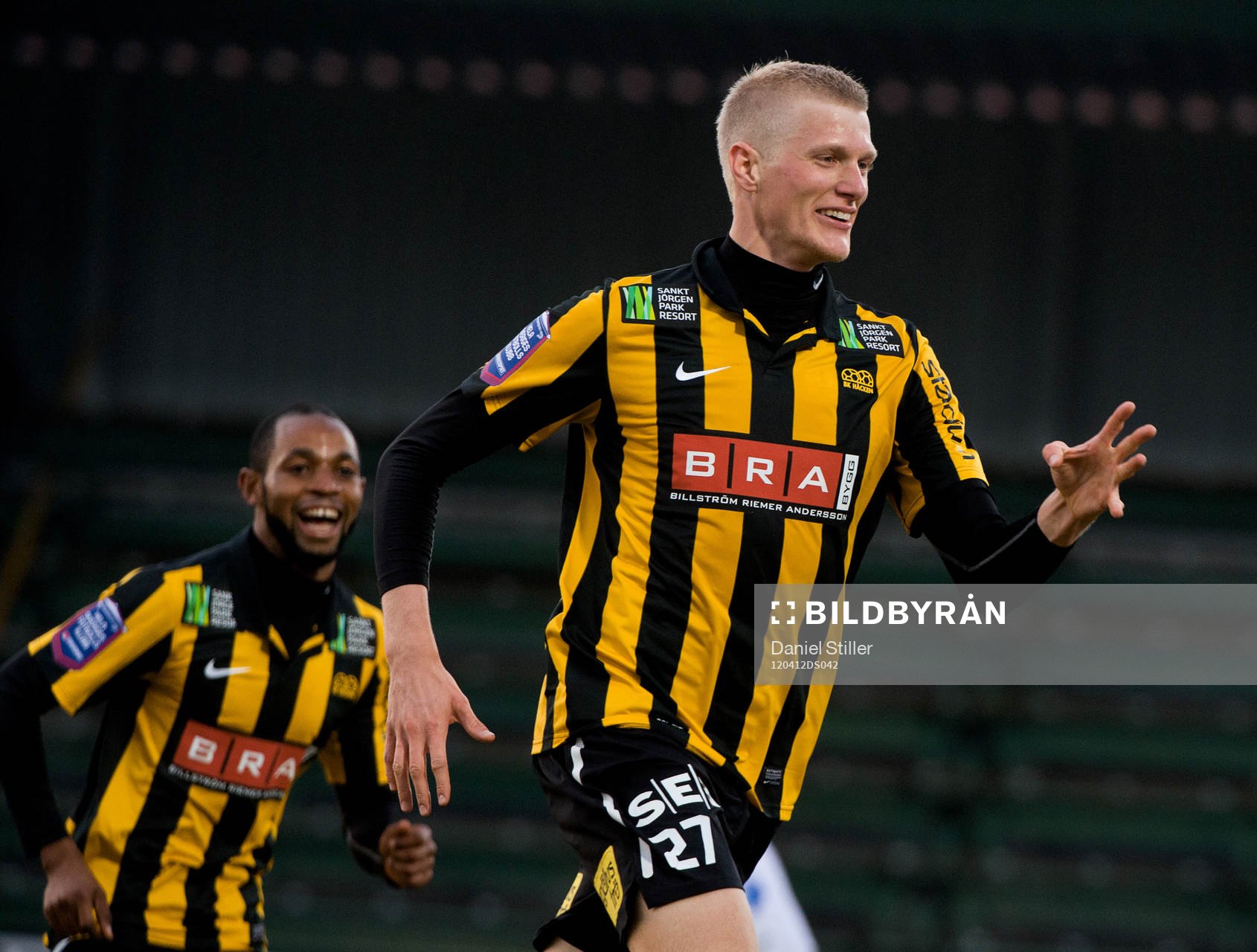 Tom Söderberg, Häcken, gör 2-0, jubel René Makondele