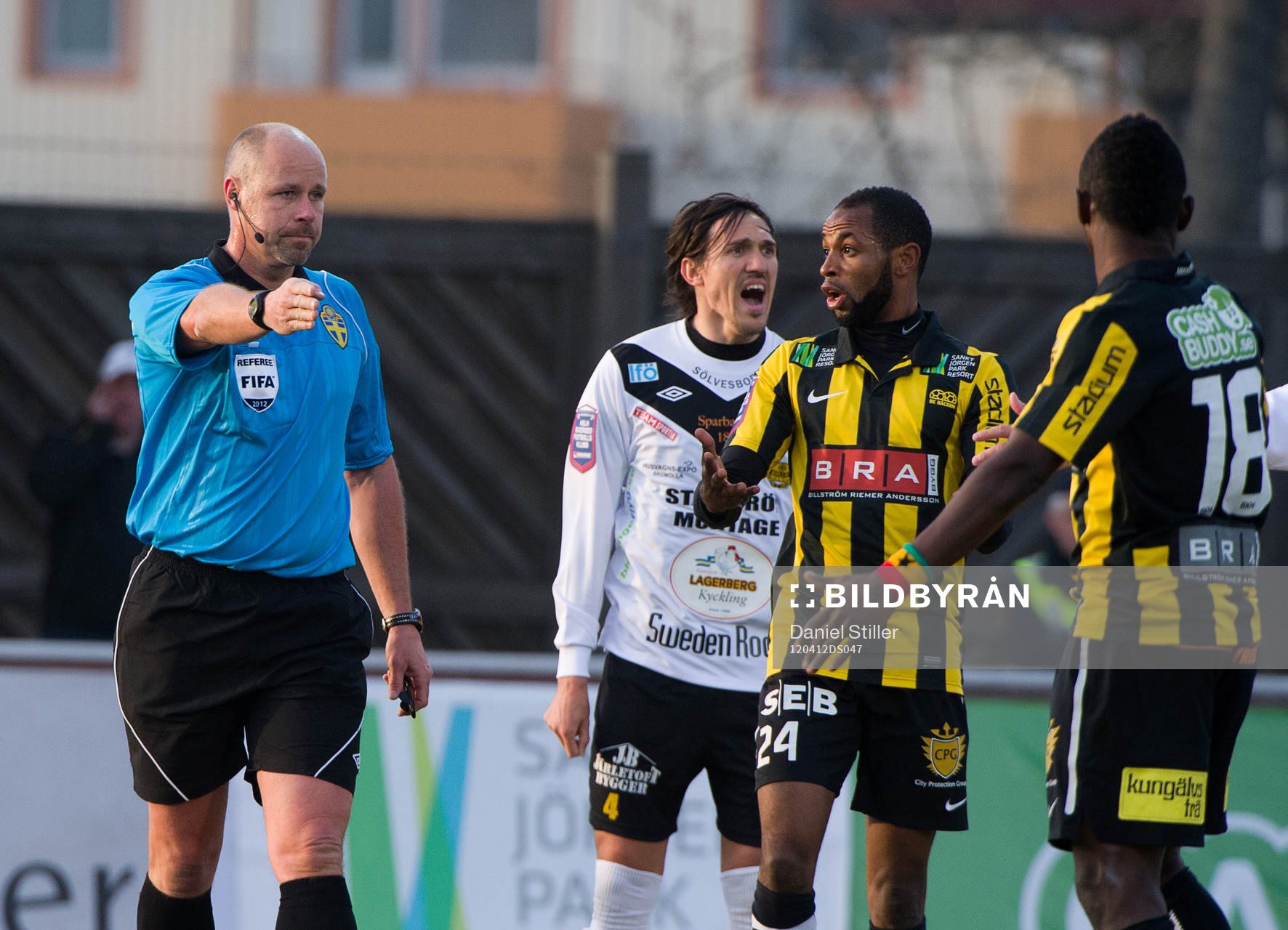 Domare Martin Hansson dömer straff, Daniel Ivanovski,