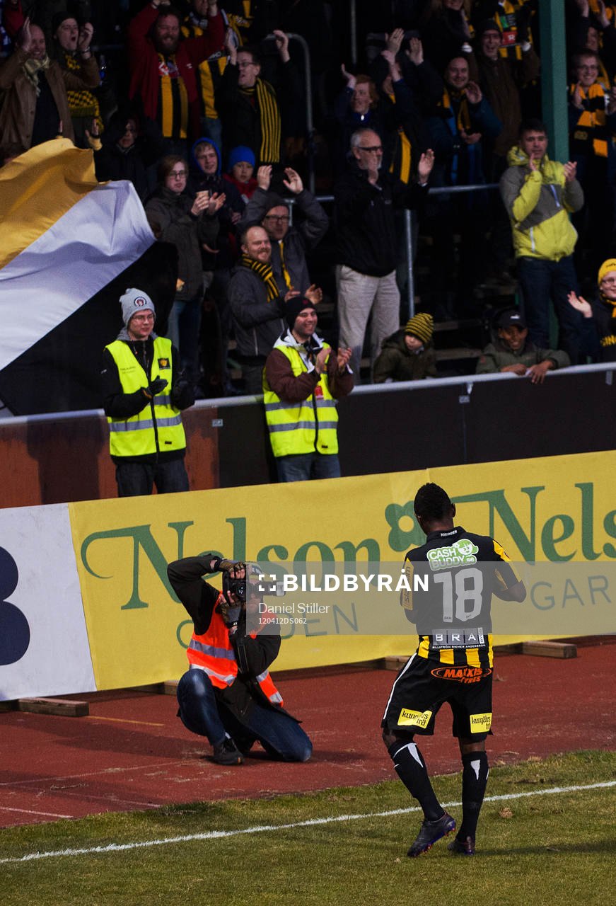 Abdul Majeed Waris, Häcken, dansar för fotograf