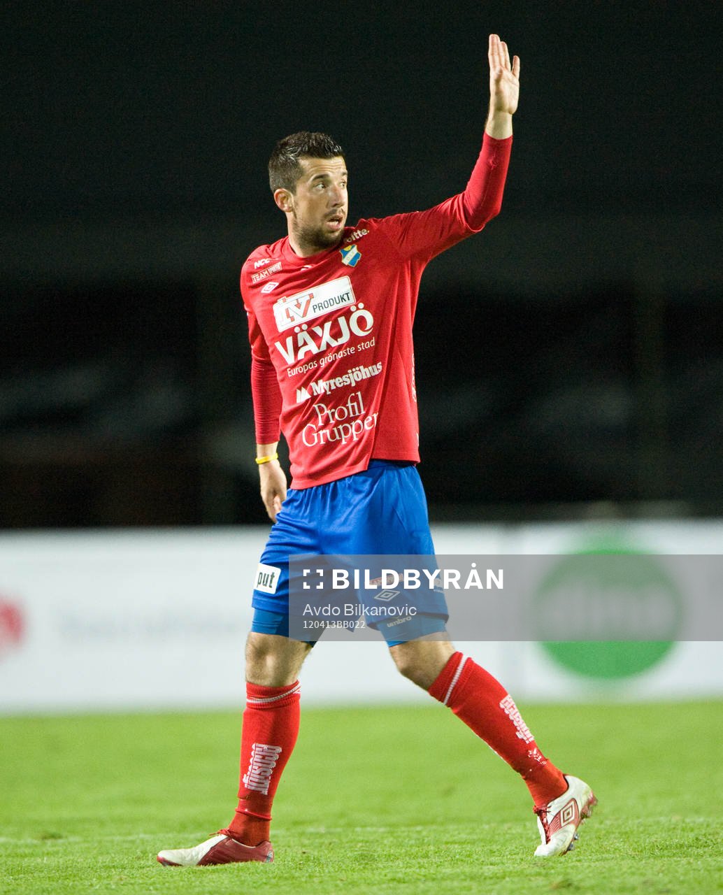 Denis Velic tackar publiken