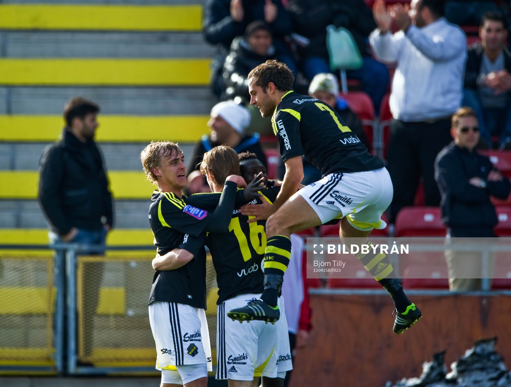 Måljubel efter 0-1 av Lalawélé Atakora, AIK. Jubel.