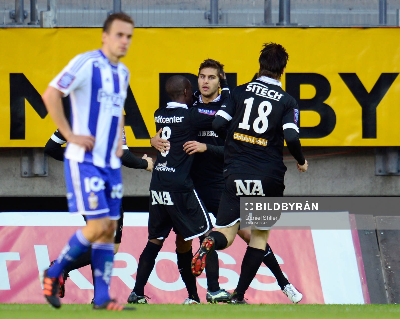William Atashkadeh, Örebro, gör 1-1. Jubel