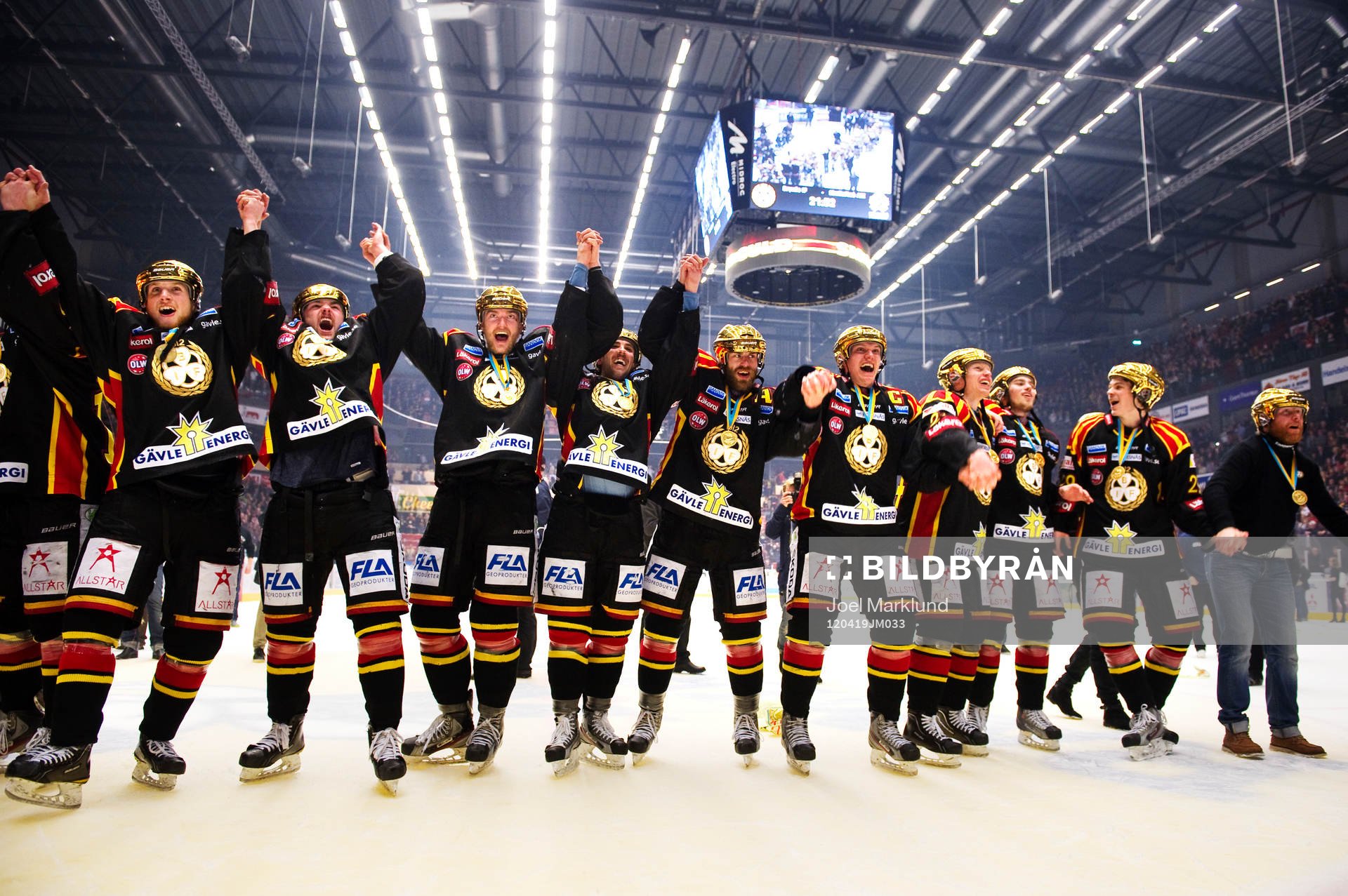 Brynäs spelare tackar publiken