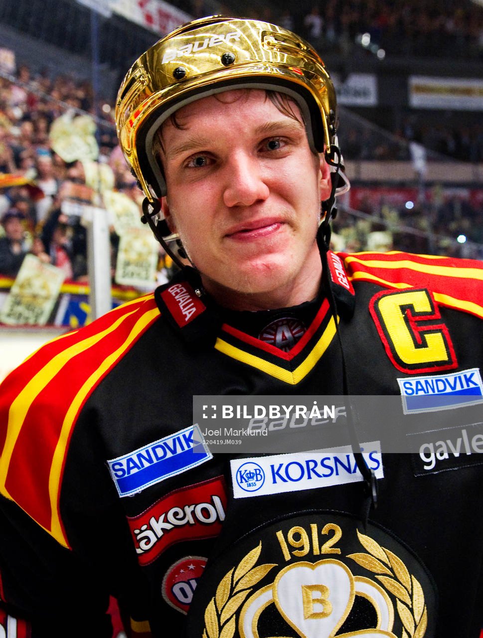 En rörd Jakob Silfverberg, Brynäs. Svenska Mästare 2012,