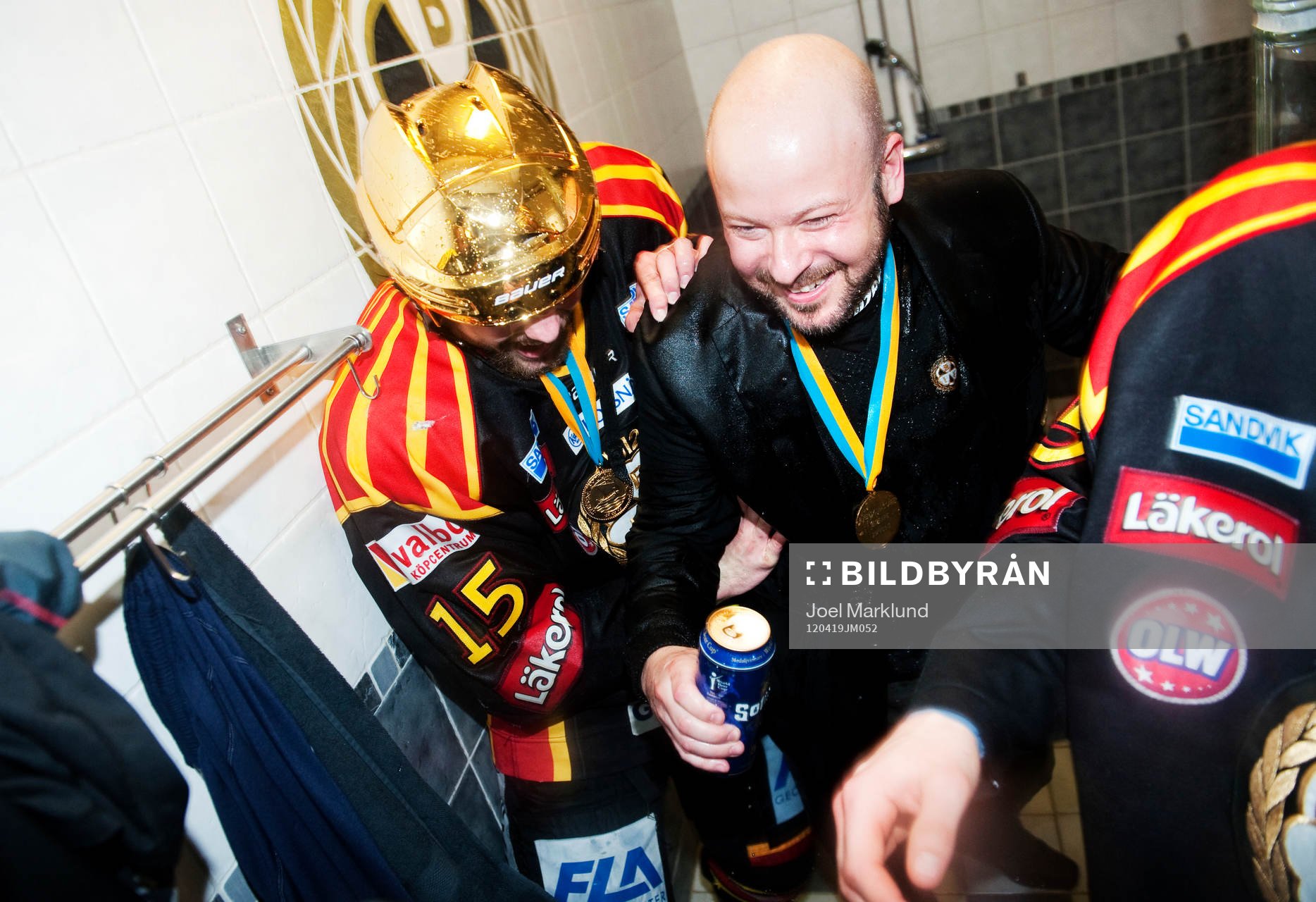 Simon Bertilsson och Tommy Jonsson, tränare, Brynäs.