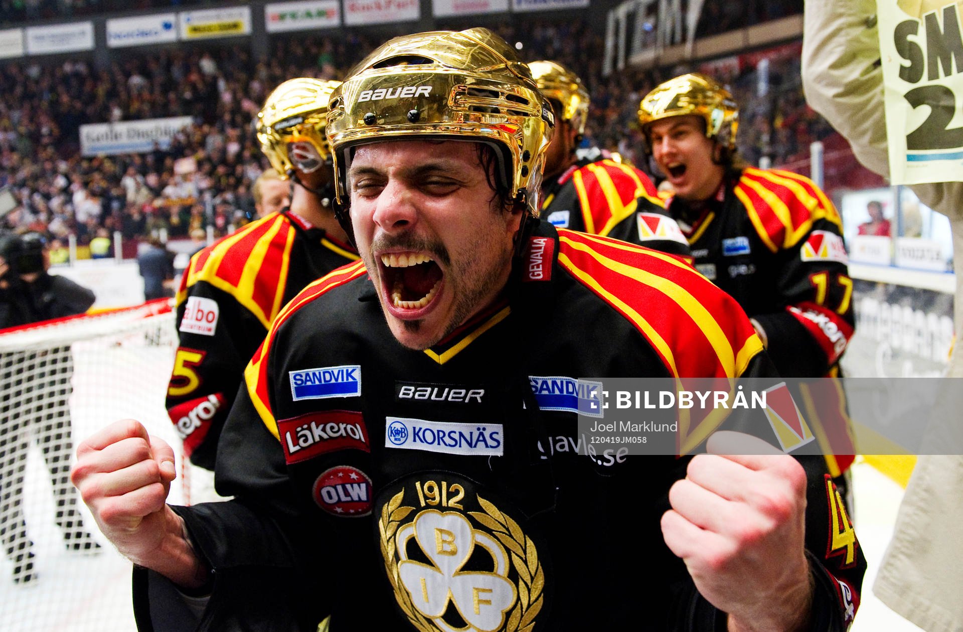 Daniel Widing, Brynäs, jublar. Svenska Mästare 2012,