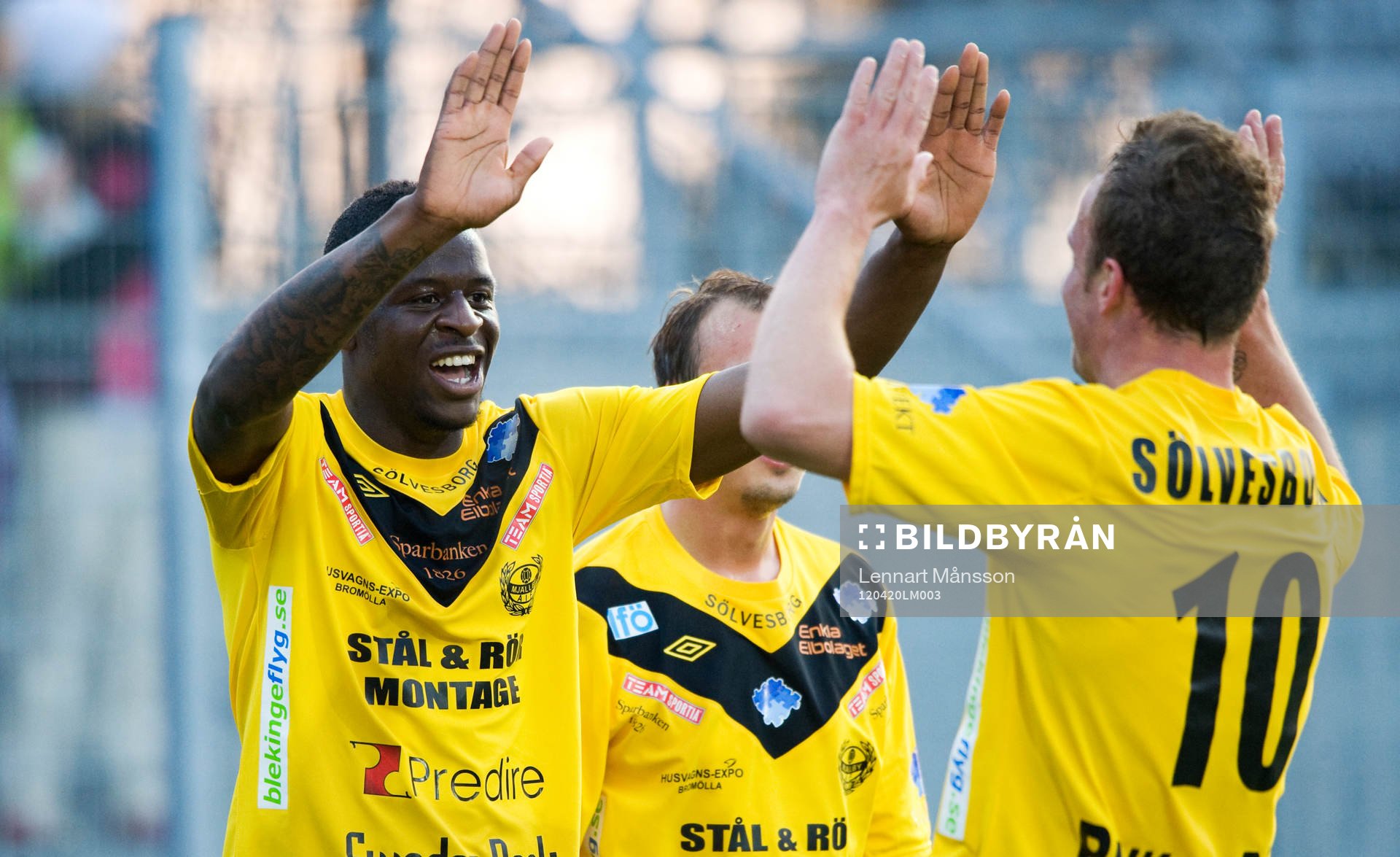 4-0, Dominique Kivuvu, Mjällby, som grattas av