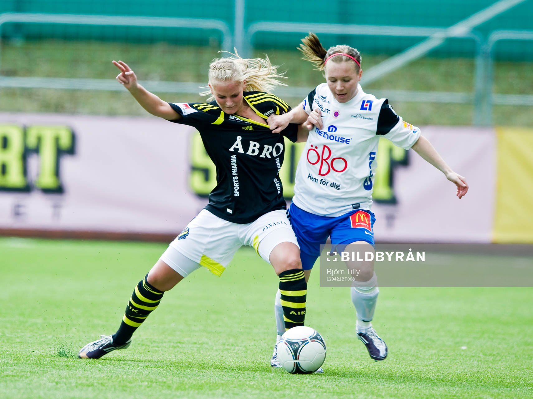 Therése Boström, AIK och Susanna Lehtinen, Örebro