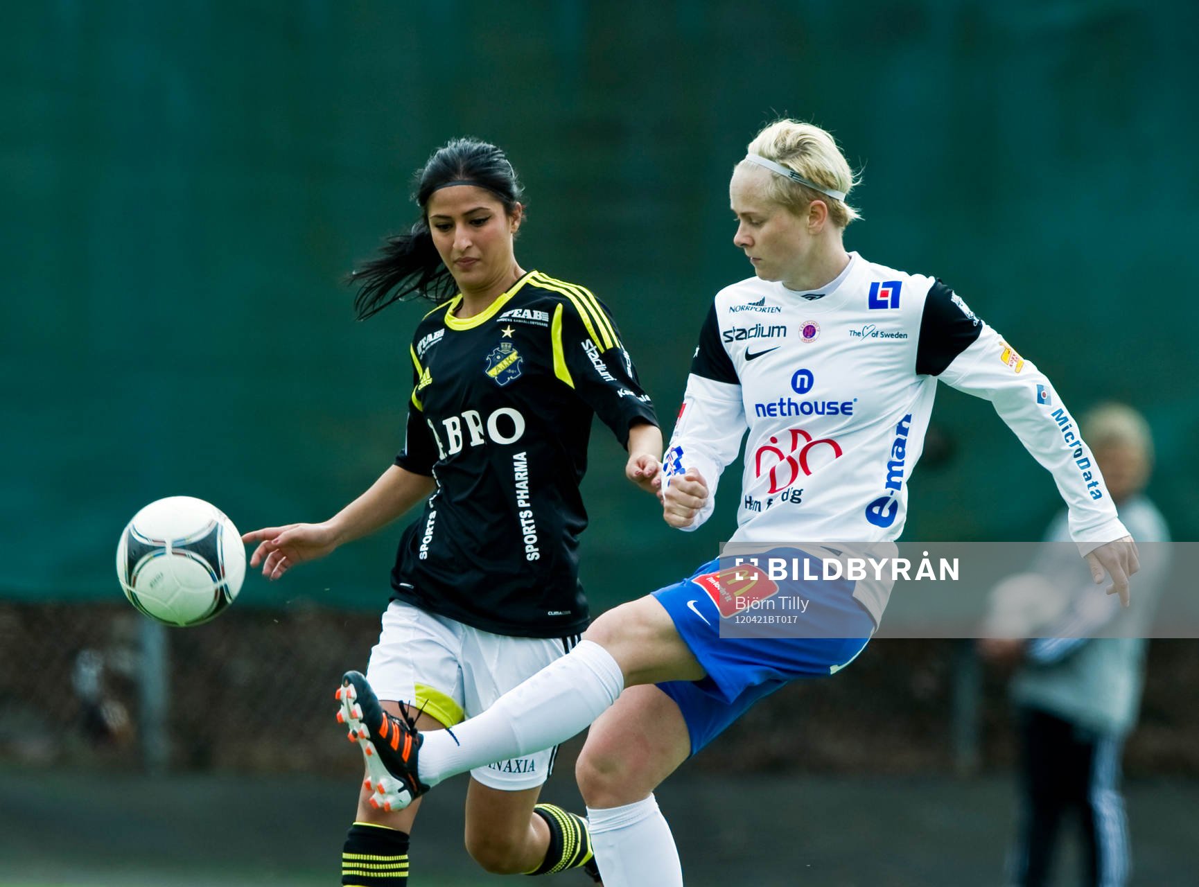  Nazanin Vaseghpanah, AIK och Edda Gardarsdóttir, Örebro.