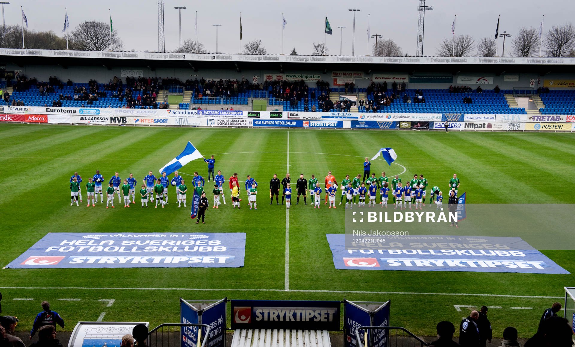 inmarsch på Vångavallen, Stryktipset, svenska spel