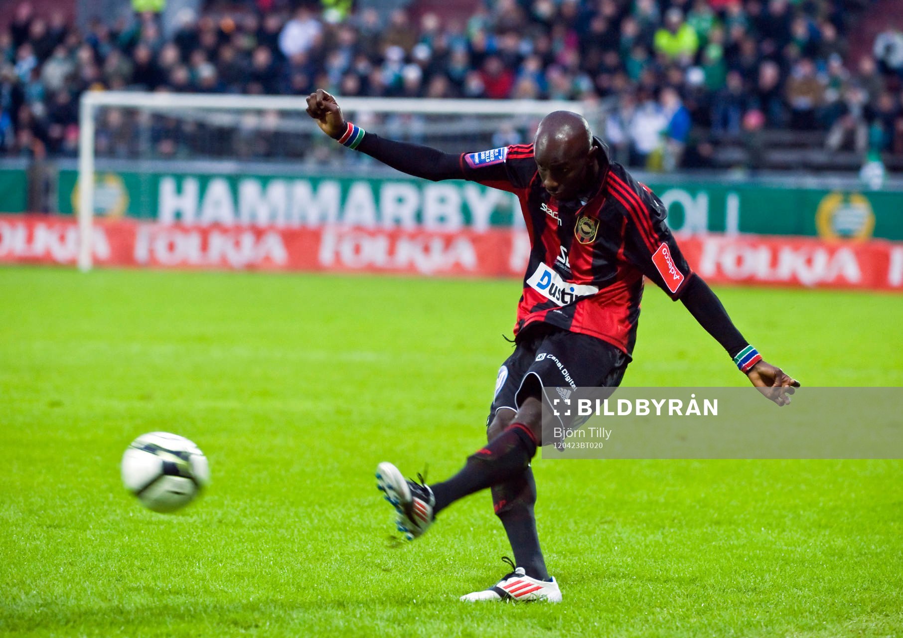 Aziz Corr Nyang, Brommapojkarna