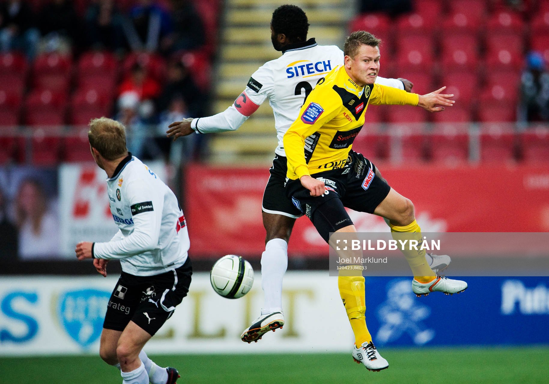 Viktor Claesson, Elfsborg, i en luftduell