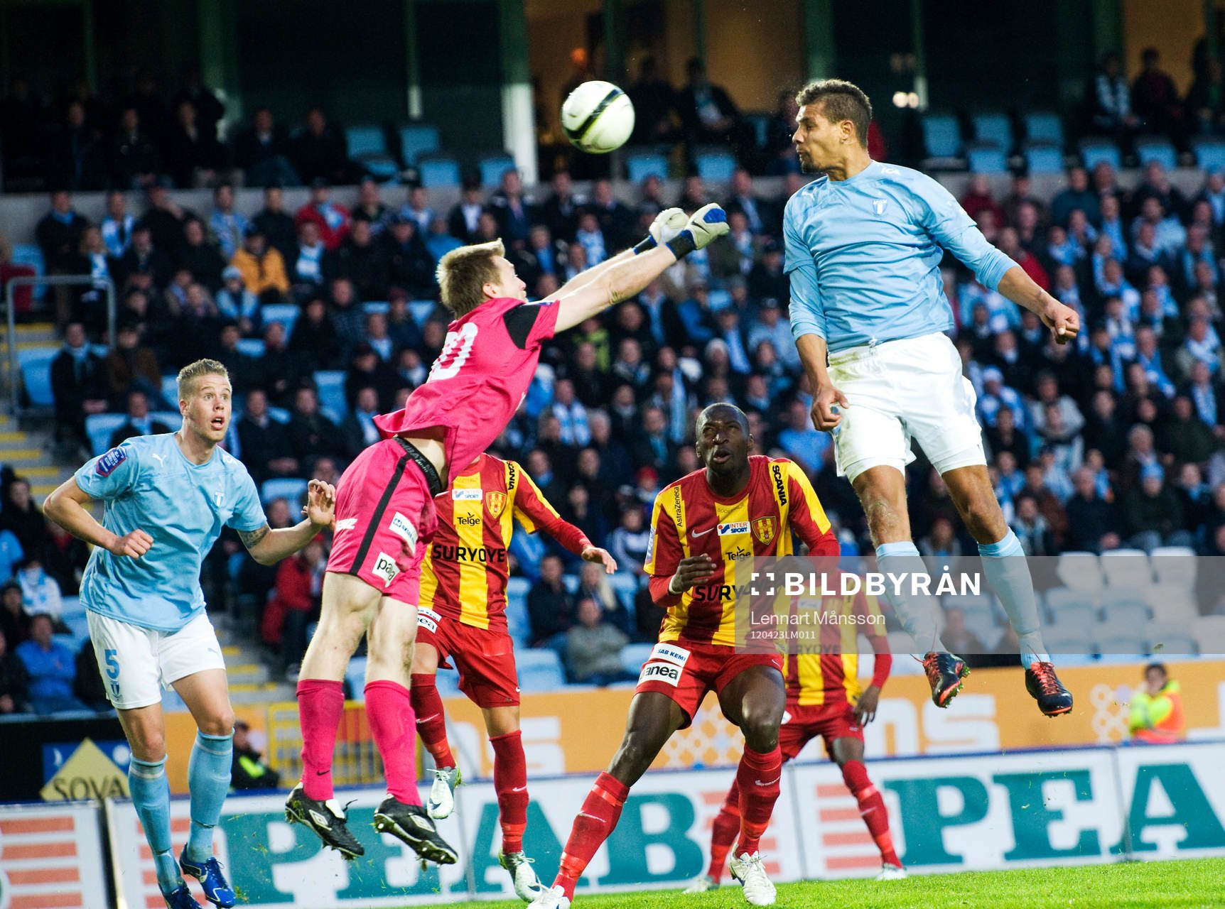 Mathias Ranegie, Malmö, nära nicka in målet