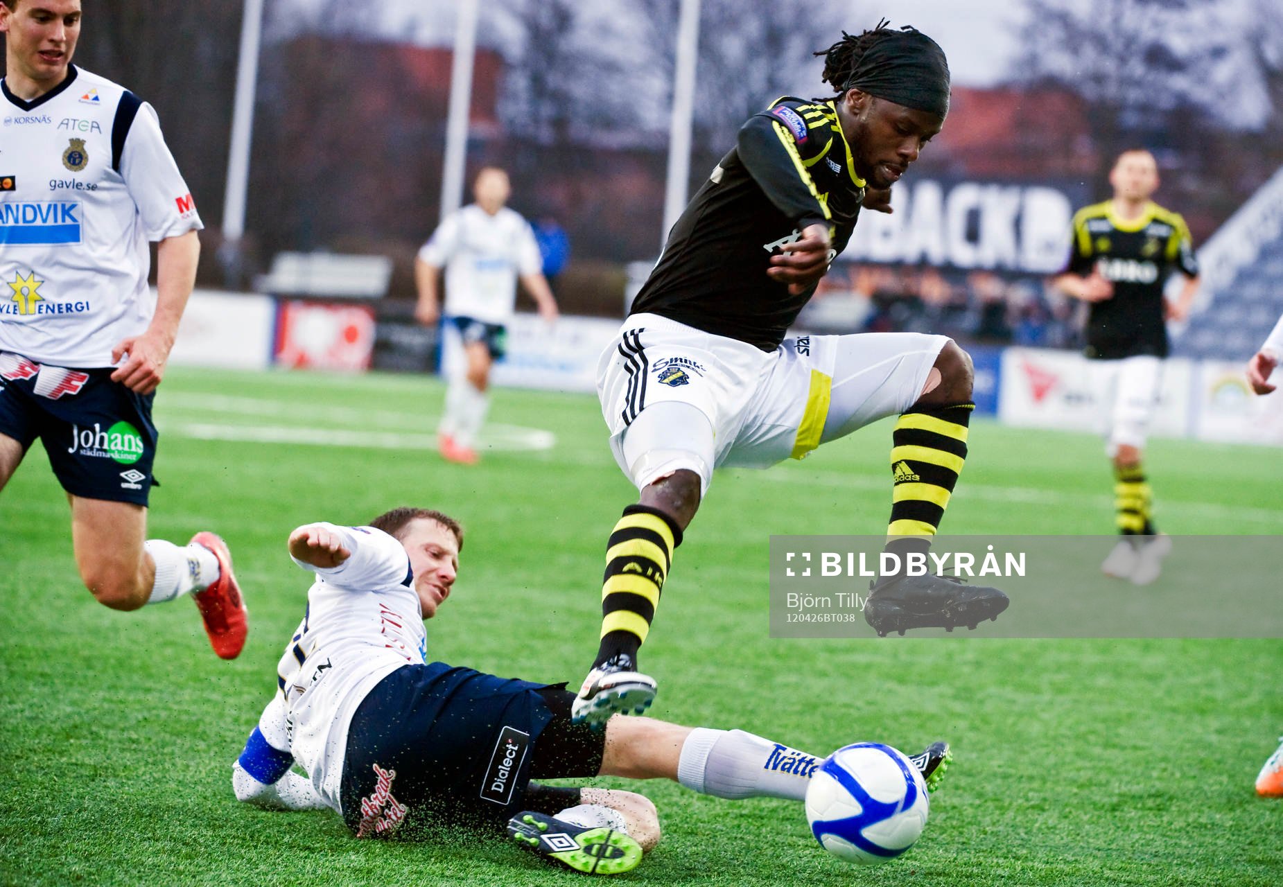 Daniel Bernhardsson, Gefle och Martin Mutumba, AIK gjorde