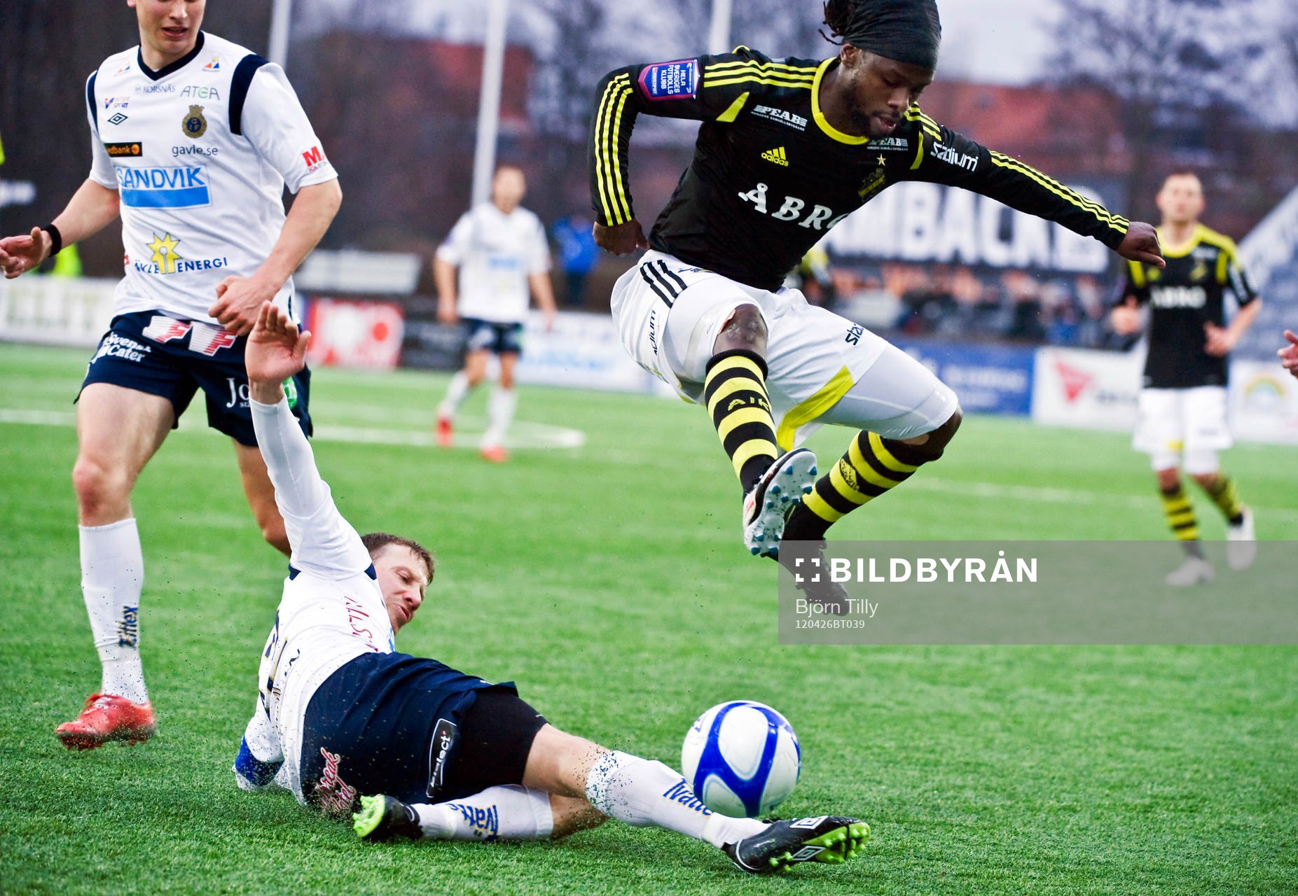 Daniel Bernhardsson, Gefle och Martin Mutumba, AIK gjorde