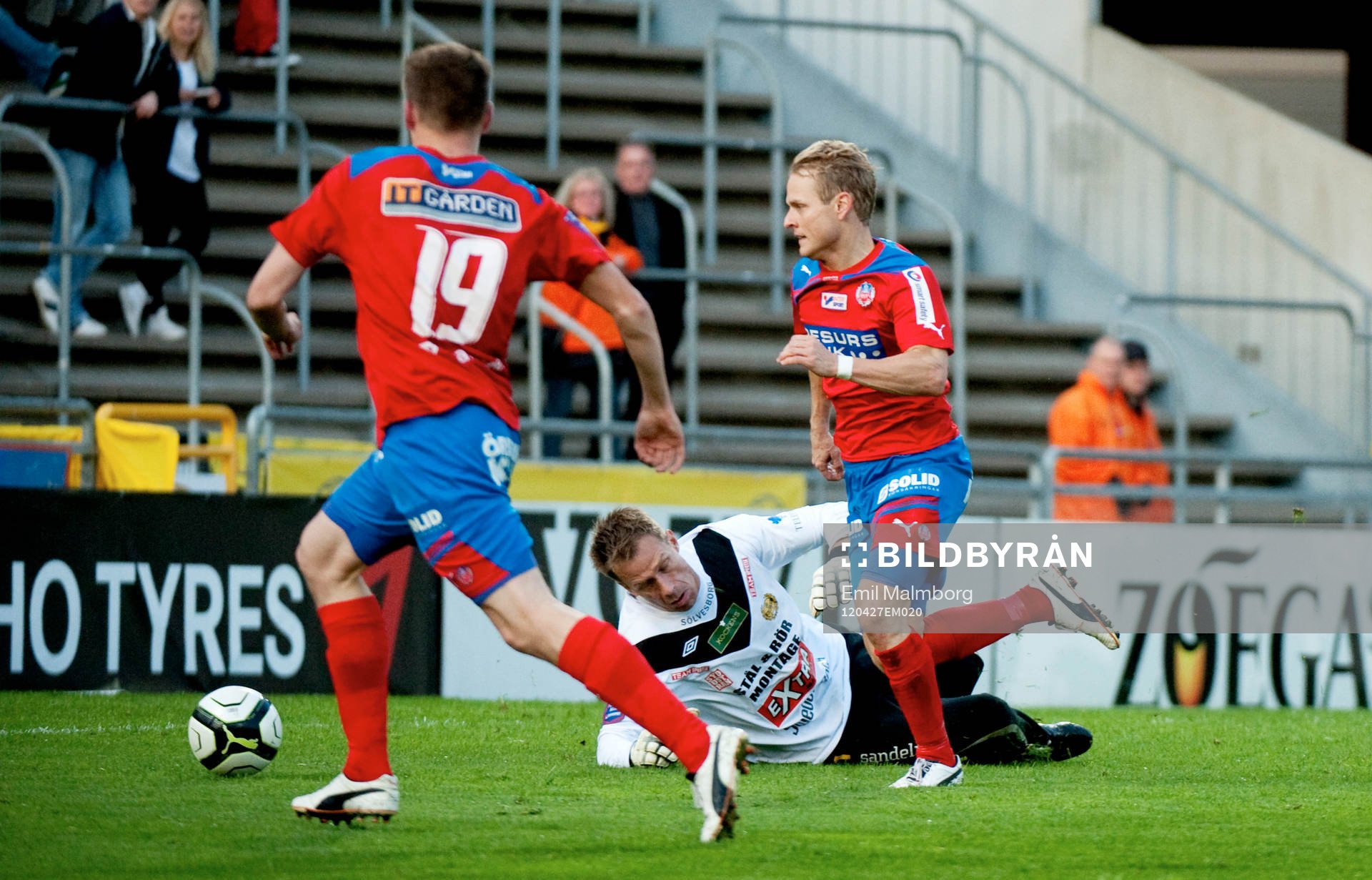 Erik Sundin, Helsingborg rundar Mattias Asper, Mjällby
