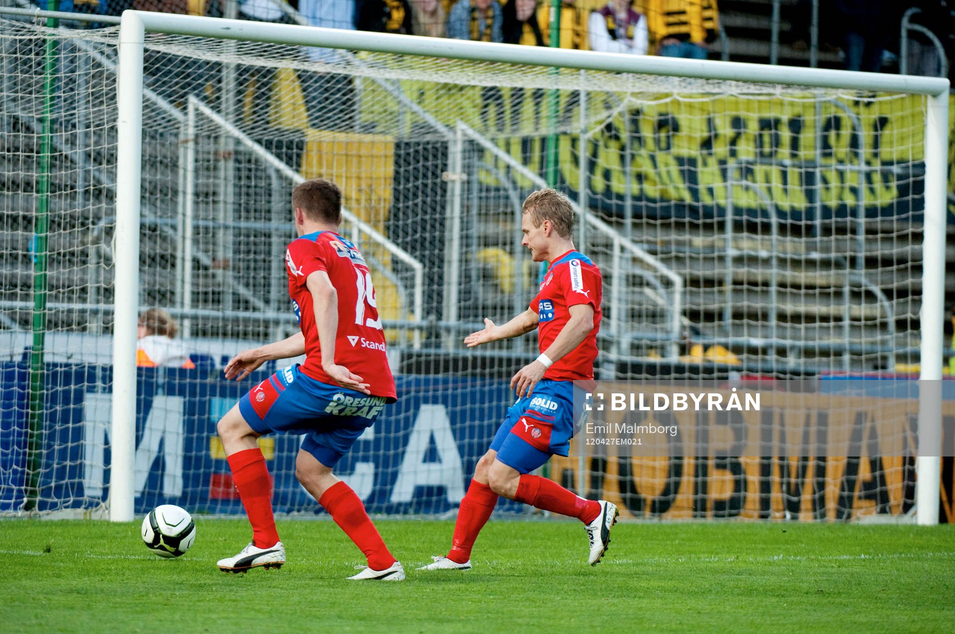 Erik Sundin, Helsingborg rundar Mattias Asper, Mjällby men