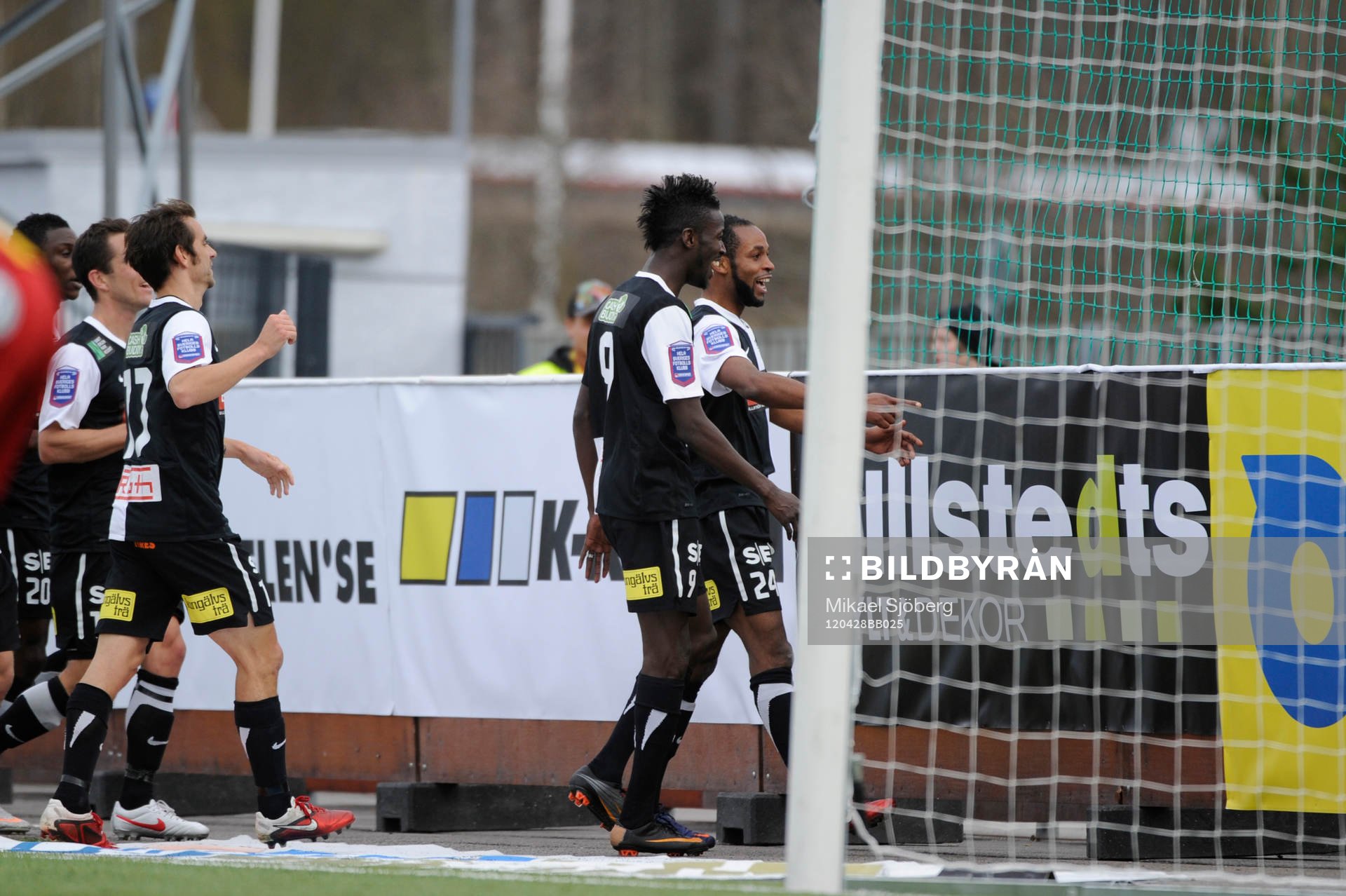 René Makondele, Häcken avgör med 1-2 i andra halvlek