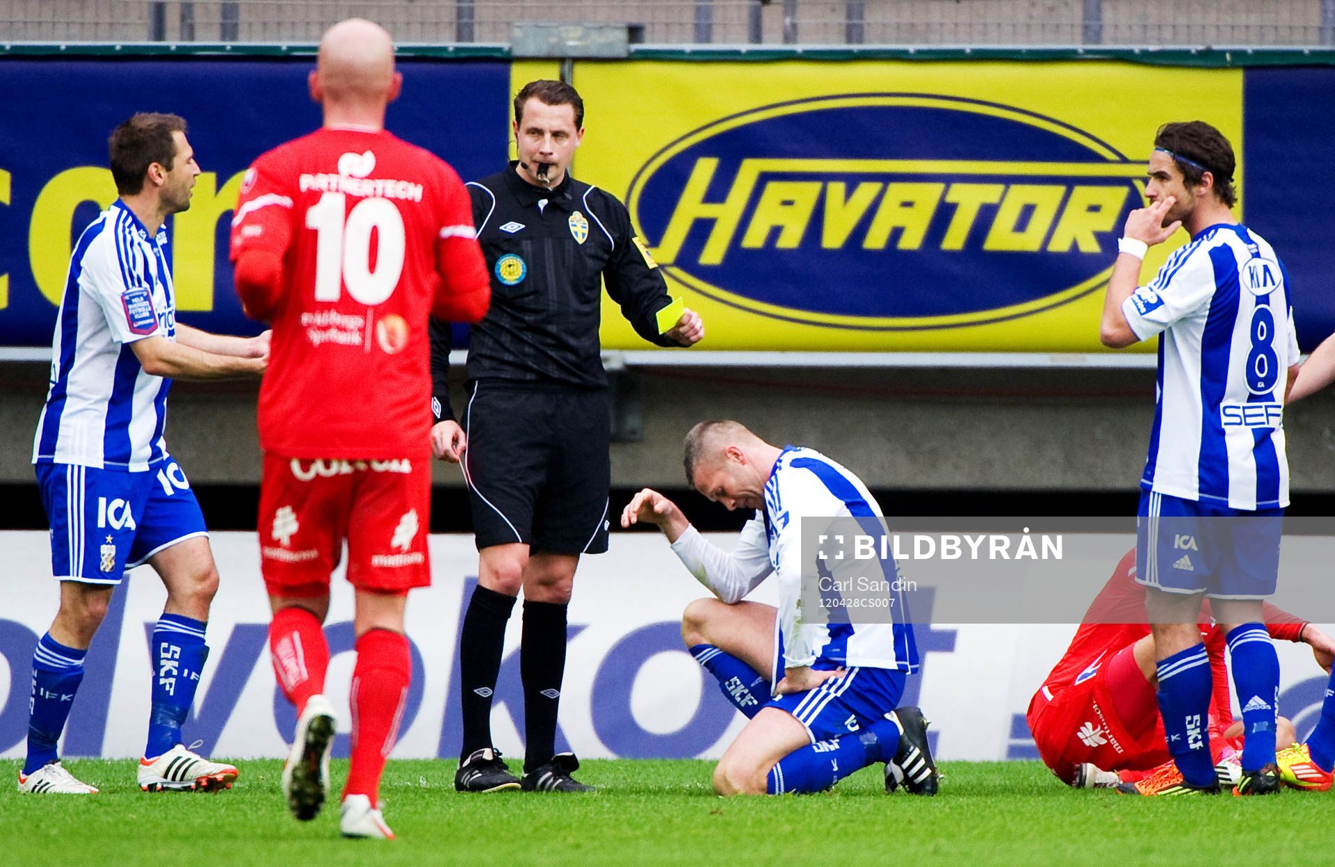 Kjetil Waehler, IFK Göteborg, får sitt andra gula kort