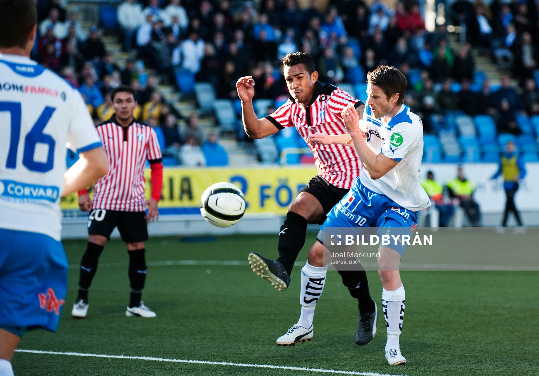 Gunnar Heidar Thorvaldsson, Norrköping, skjuter in 1-0.